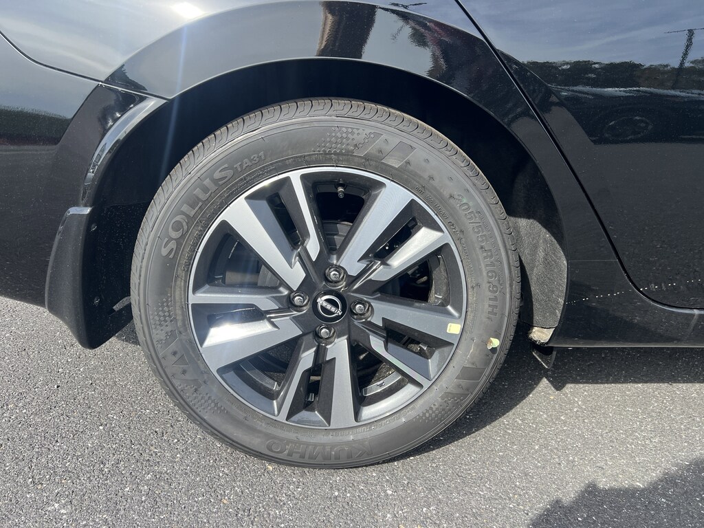 New 2025 Nissan Versa SV Sedan