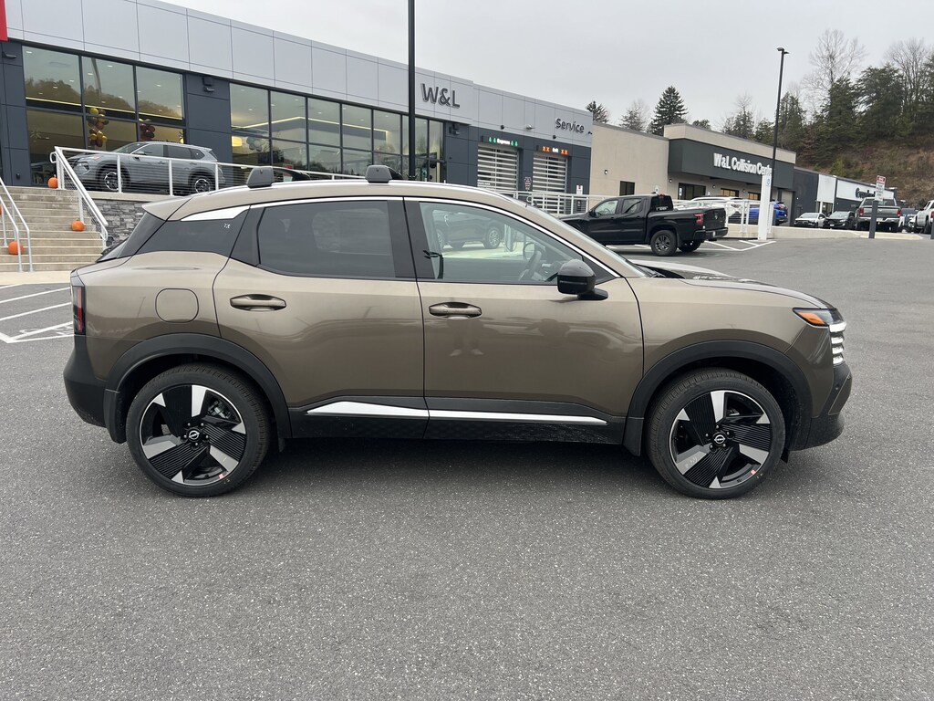 New 2026 Nissan Kicks SR SUV
