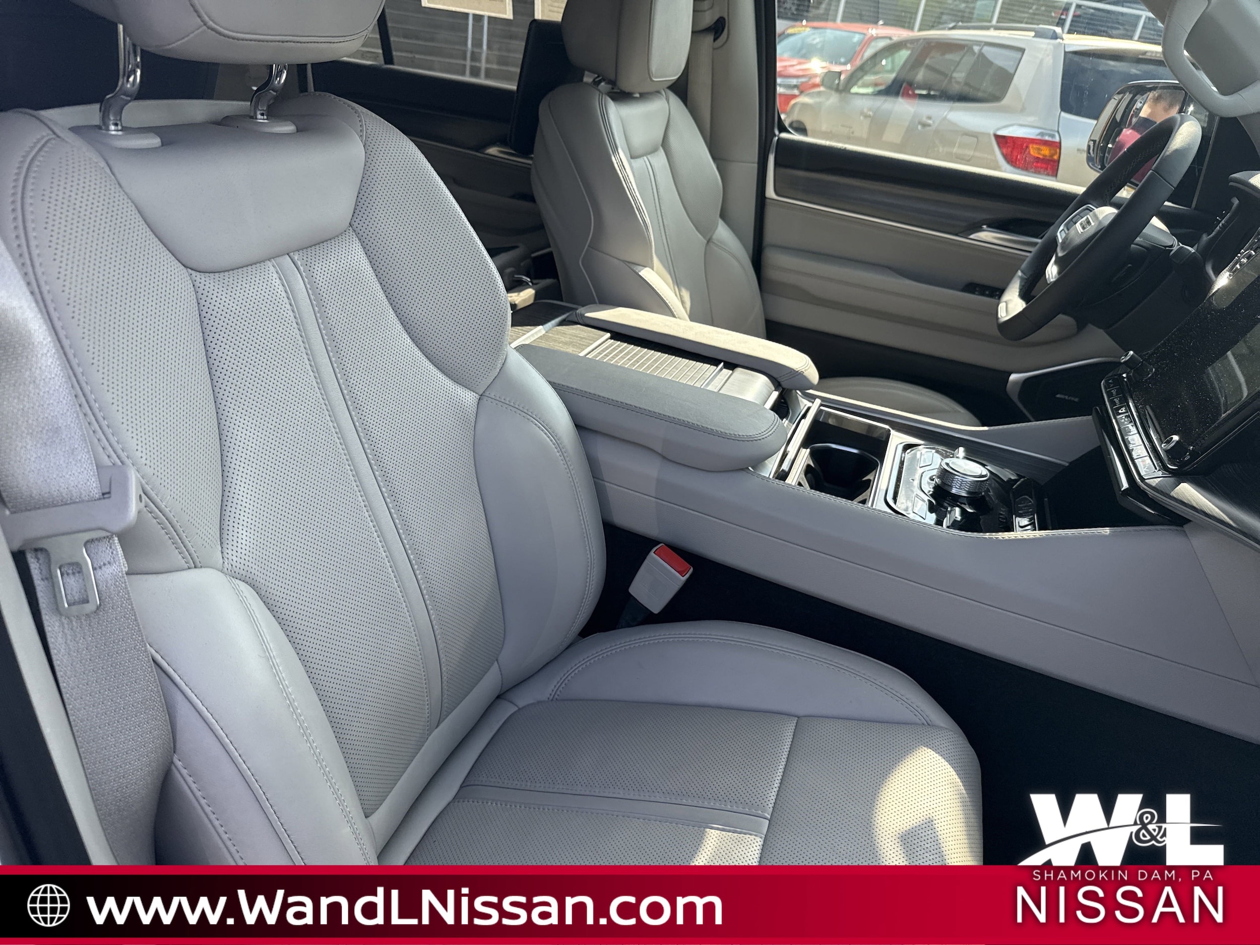 2023 Jeep Wagoneer Series III - Photo 11