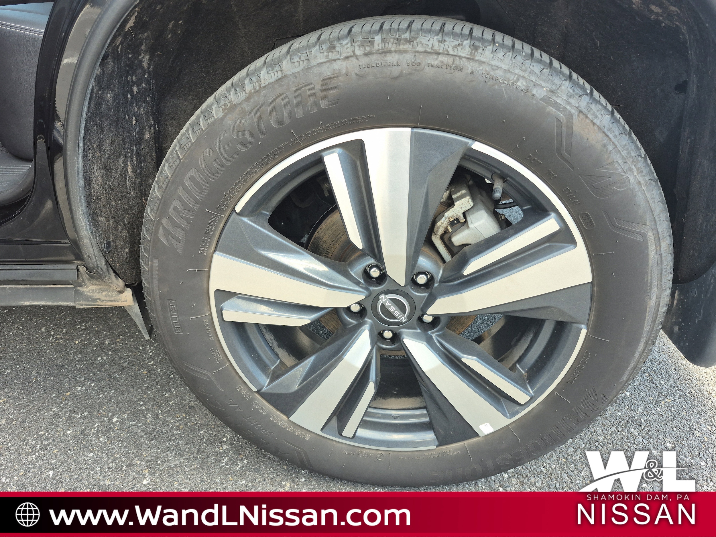 2024 Nissan Rogue SL - Photo 17