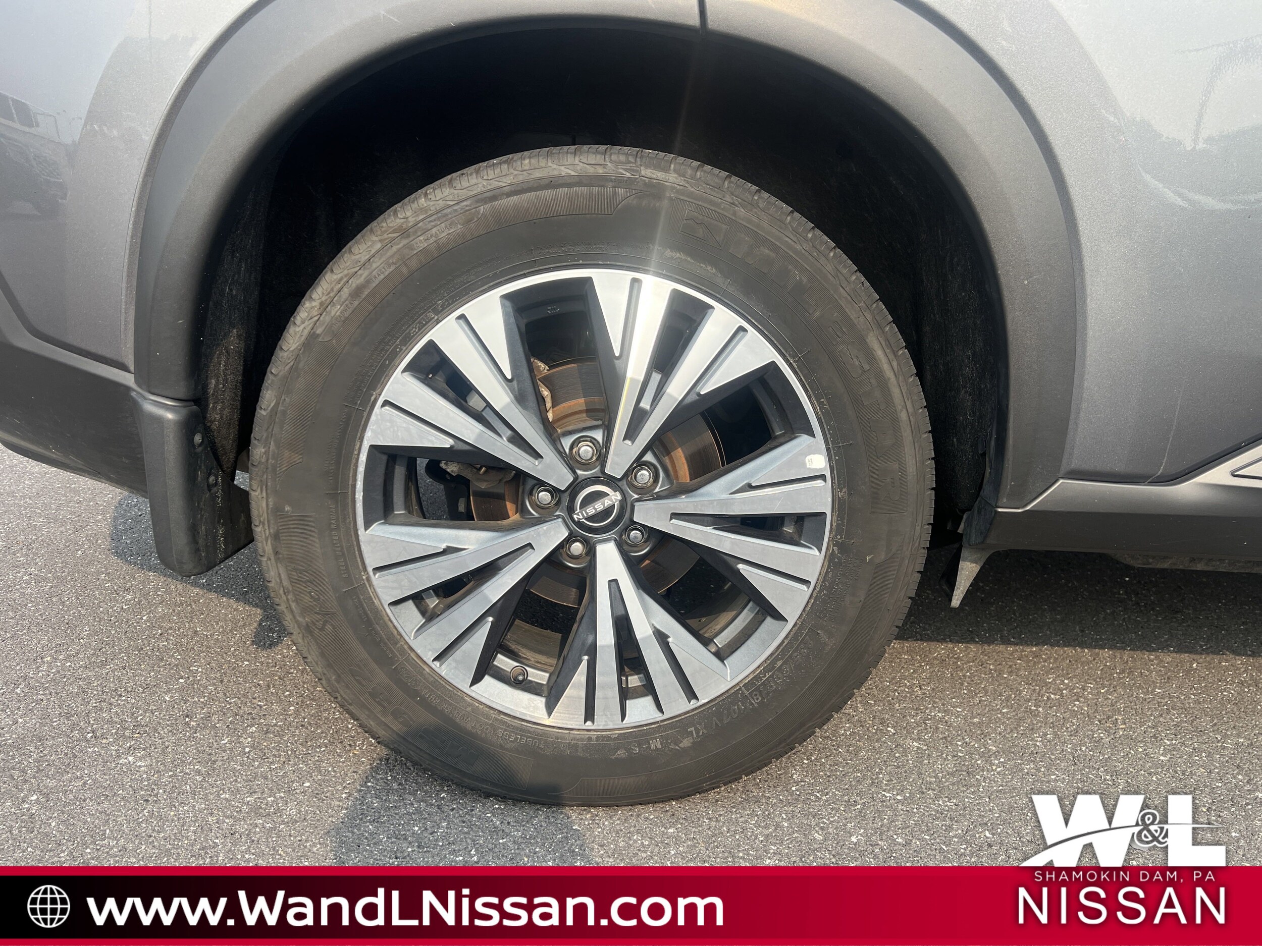 2023 Nissan Rogue SV photo 3