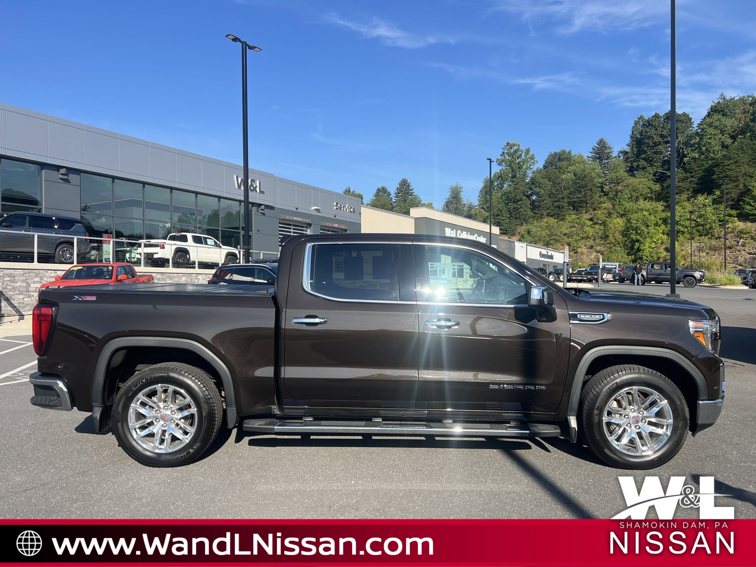 2019 Gmc Sierra 1500 SLT photo 2