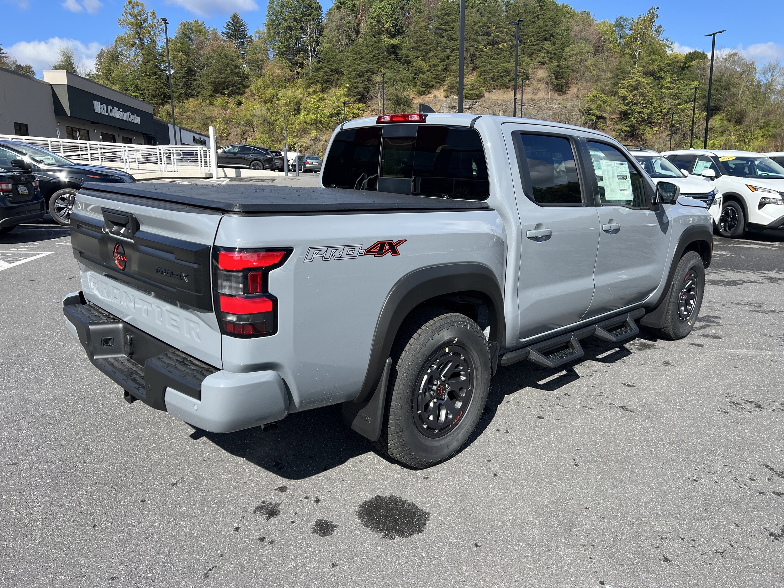 2026 Nissan Frontier PRO-4X Crew Cab photo 3