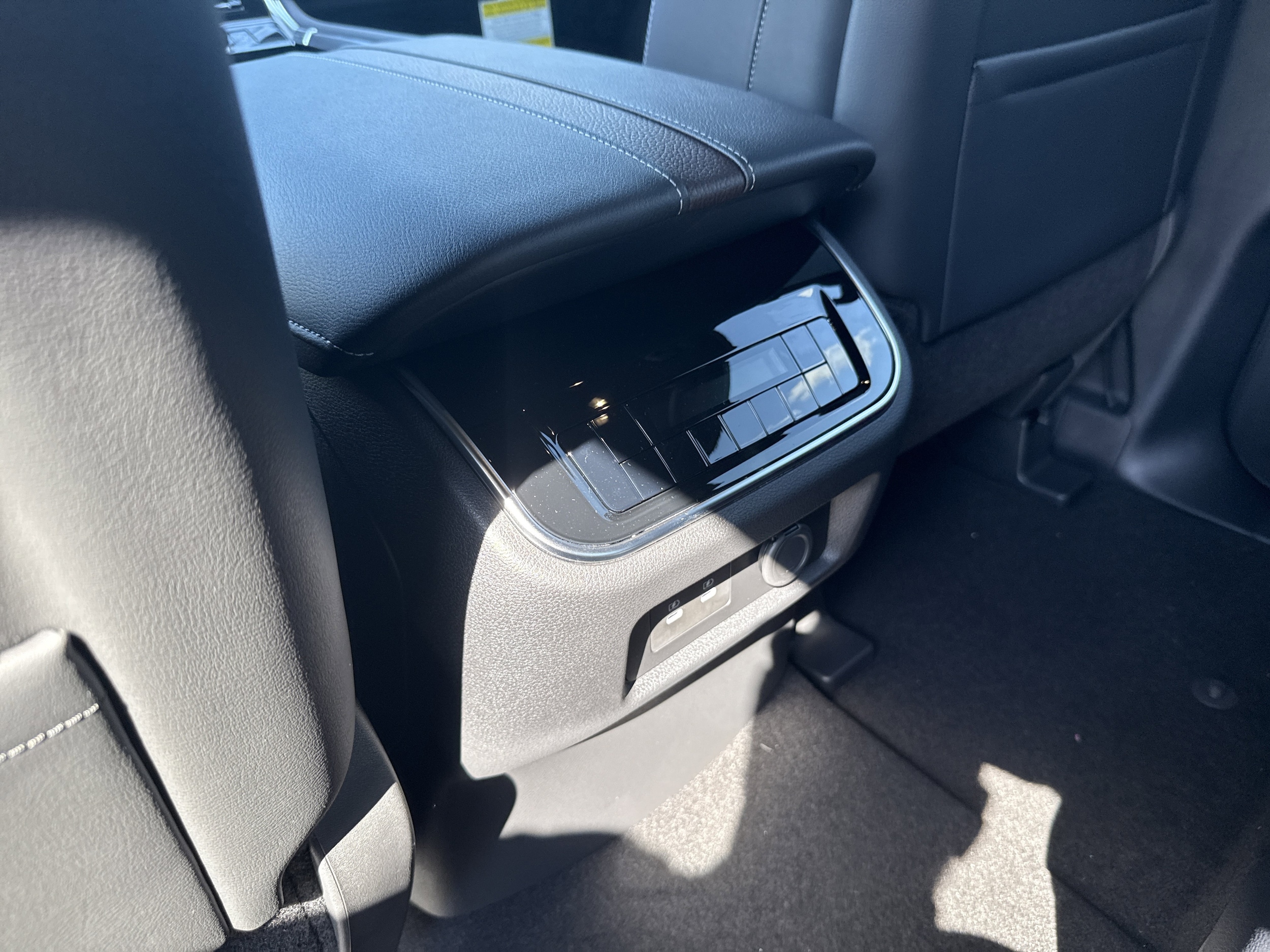 2026 Nissan Armada SL - Photo 22