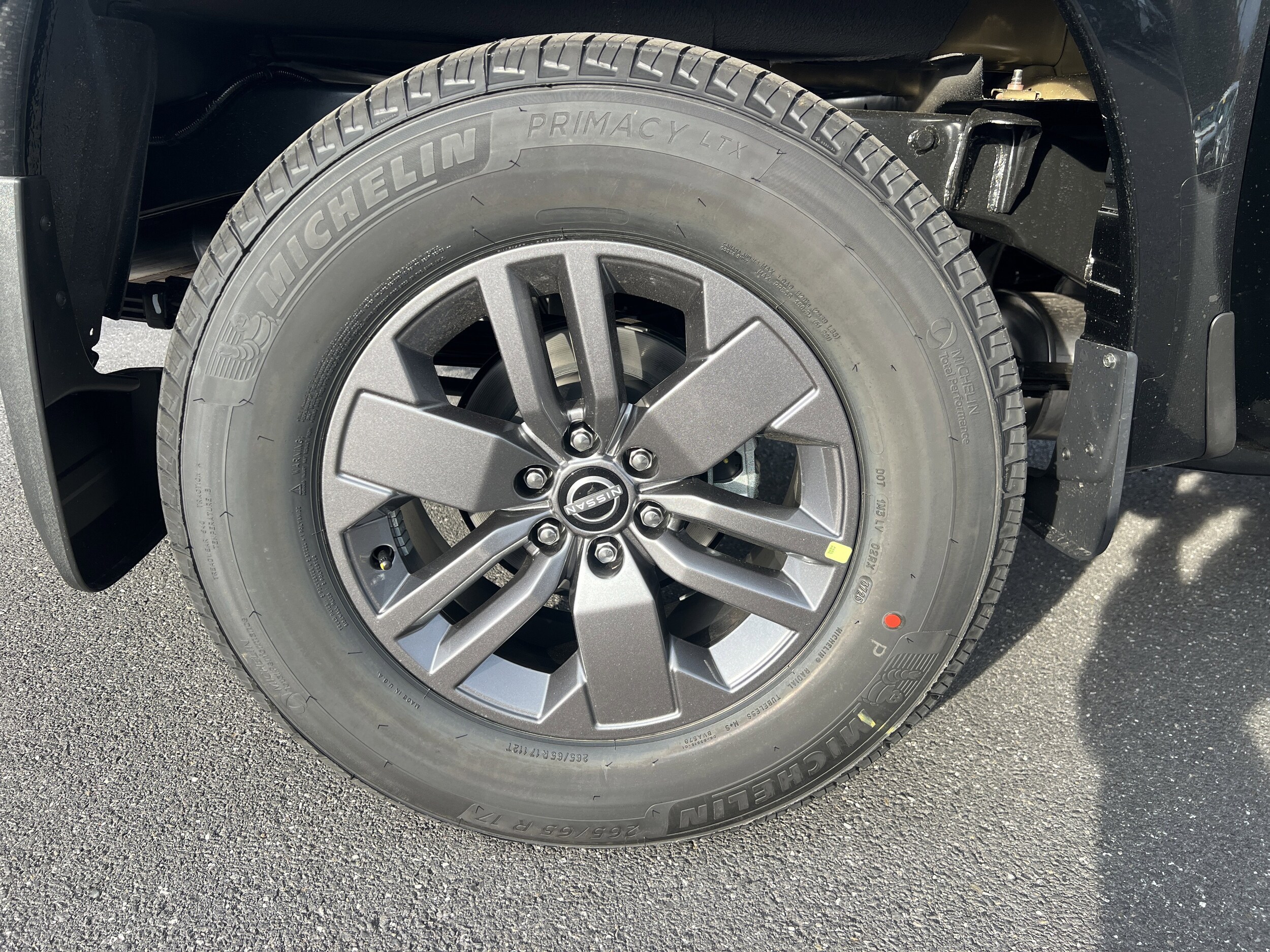 2026 Nissan Frontier SV photo 3