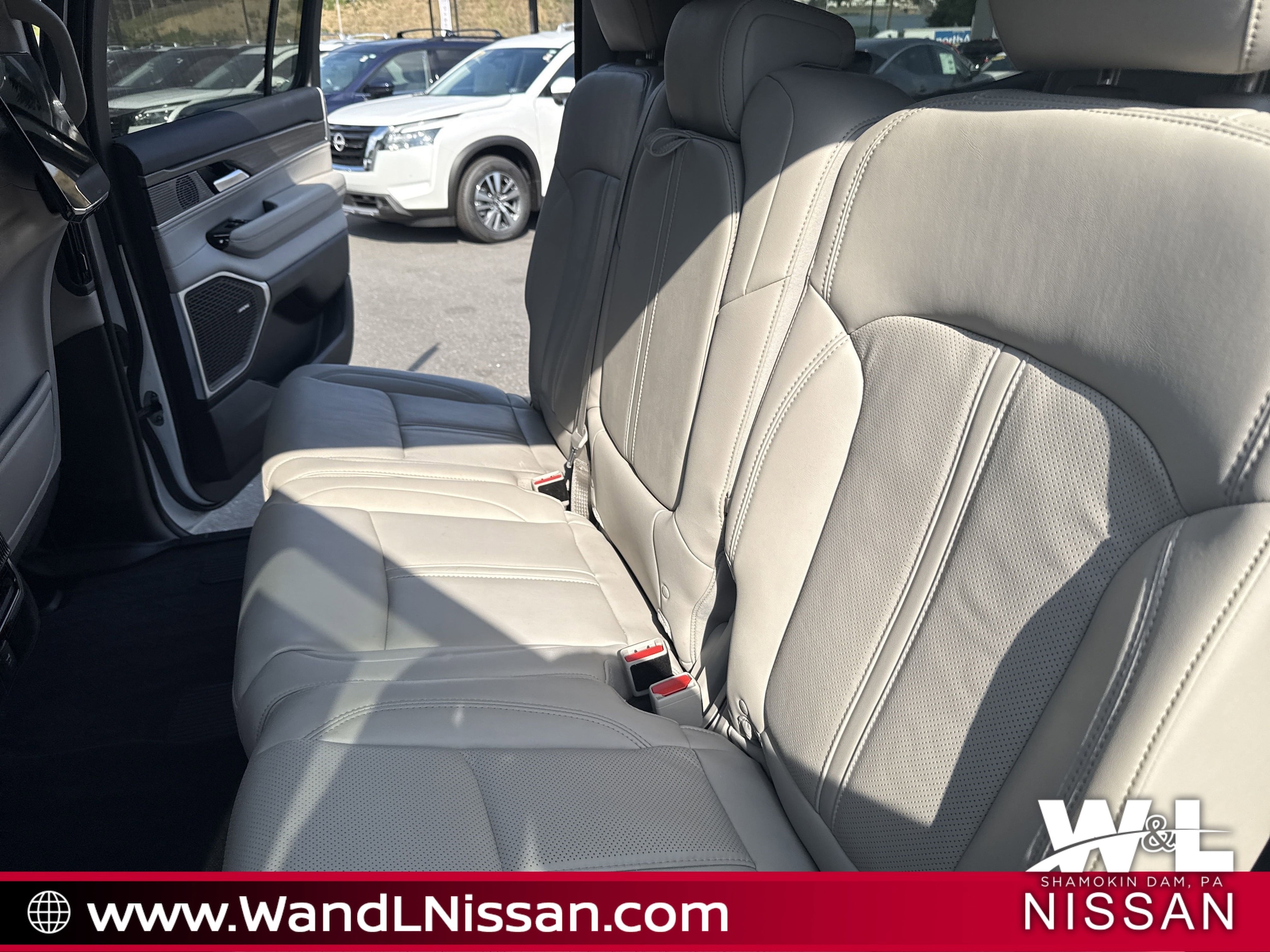 2023 Jeep Wagoneer Series III - Photo 16