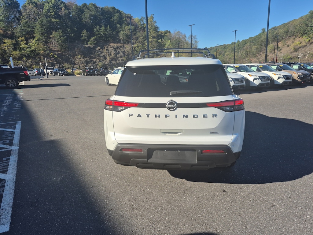 New 2025 Nissan Pathfinder SV SUV