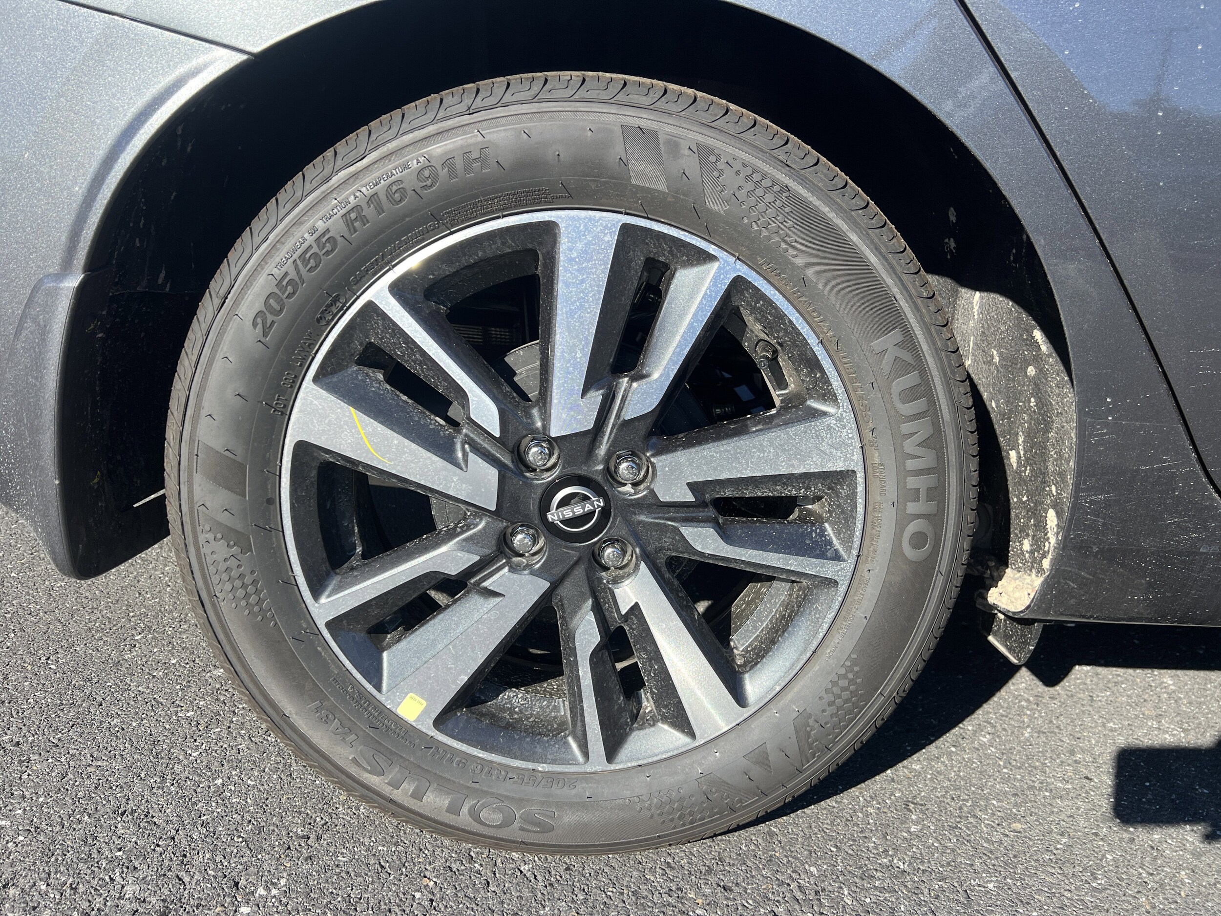 2025 Nissan Versa SV photo 2