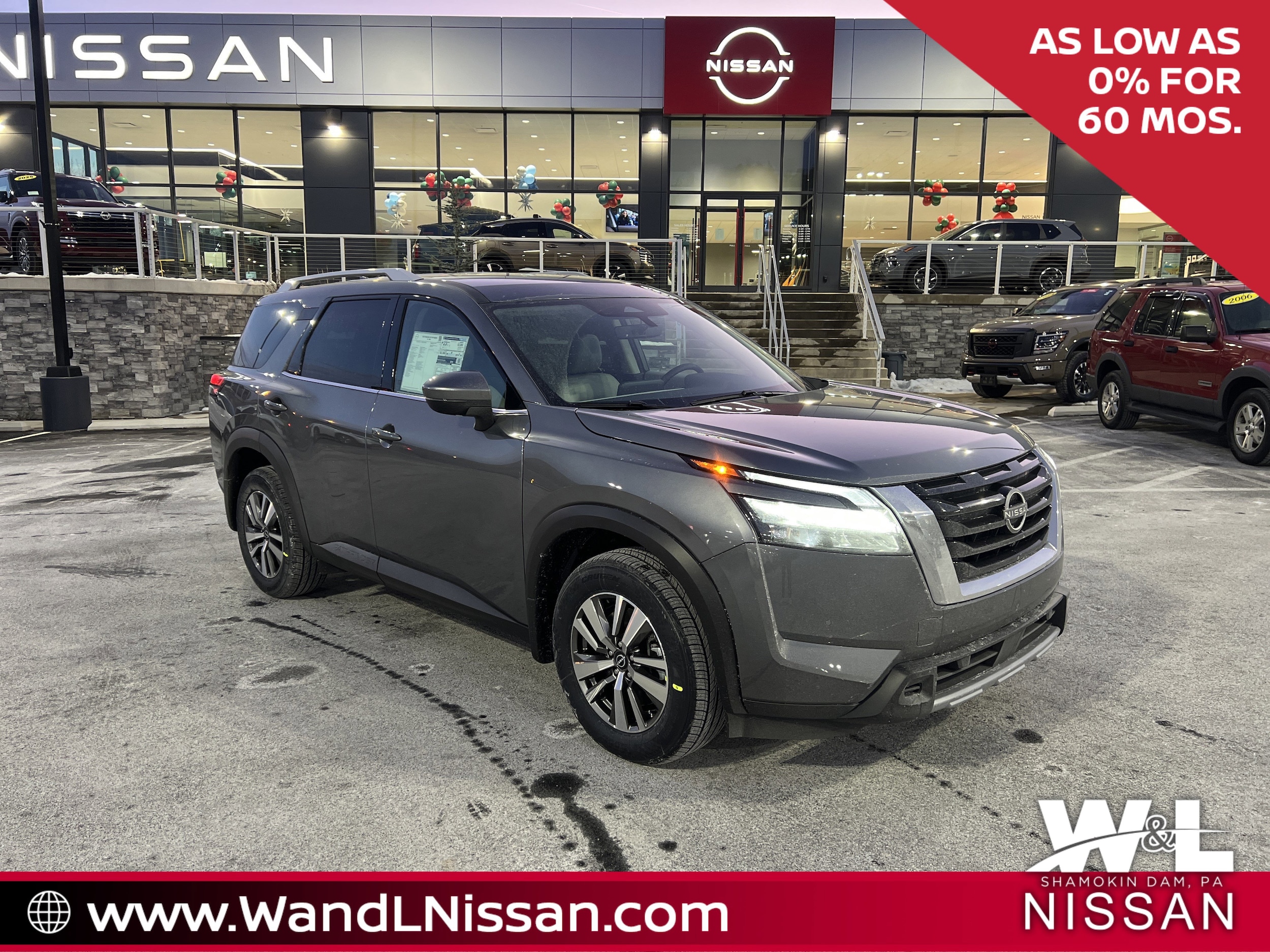 2025 Nissan Pathfinder SL's photo