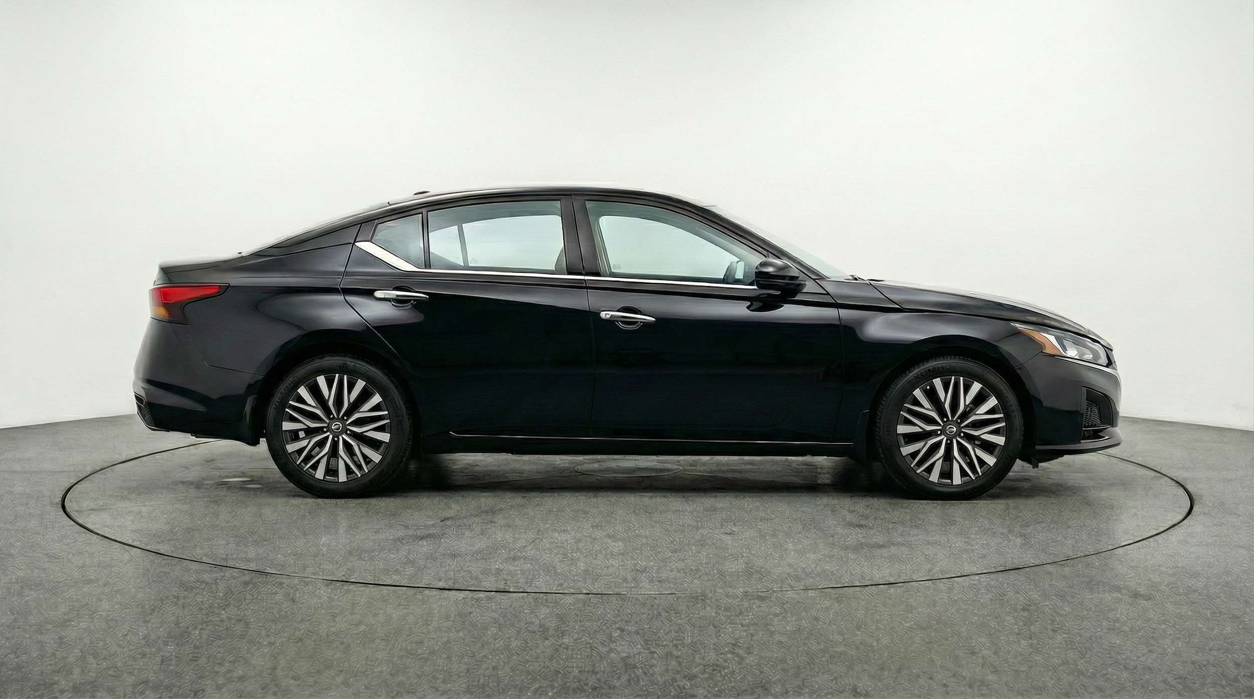 Thumbnail: 2025 Nissan Altima - 8