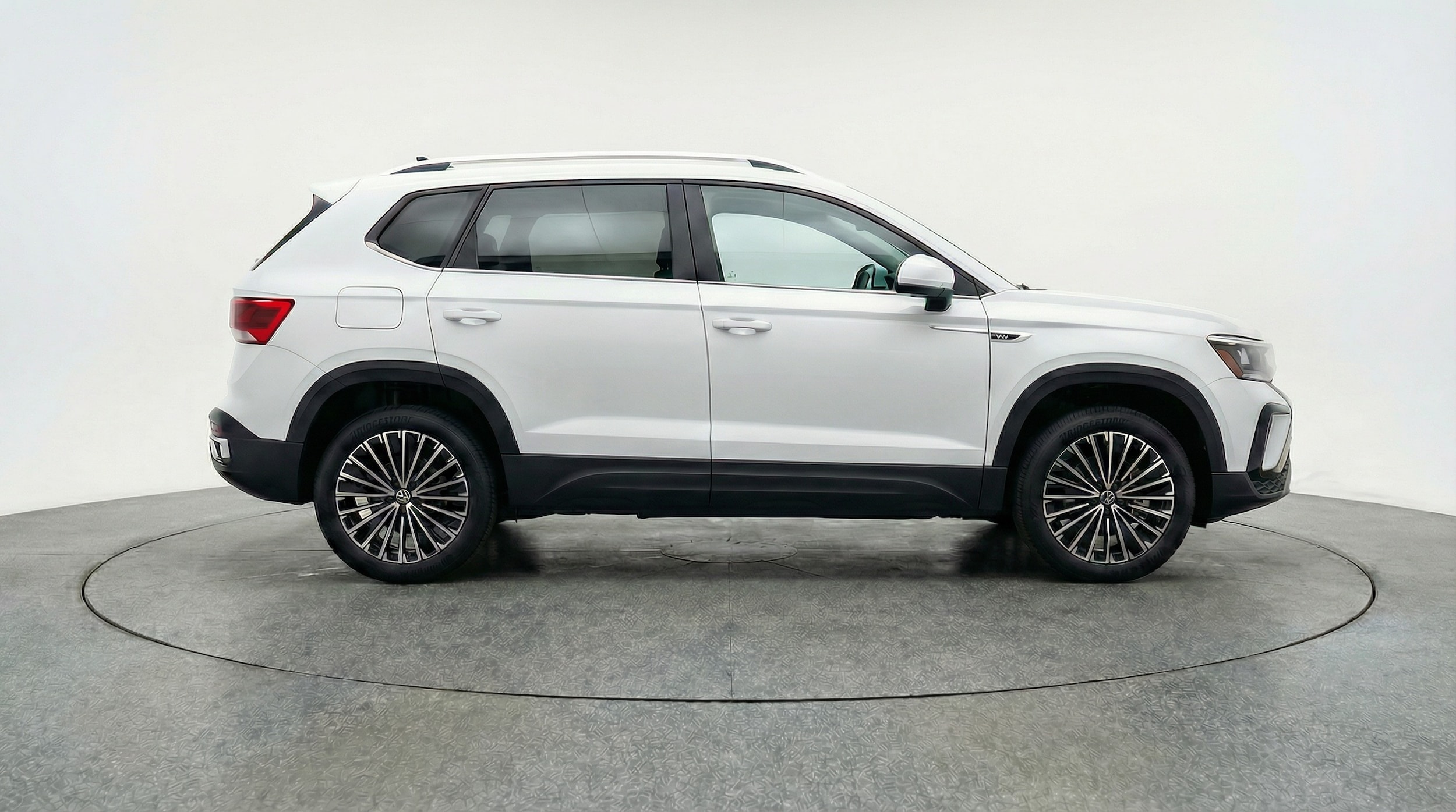 Thumbnail: 2025 Volkswagen Taos - 8