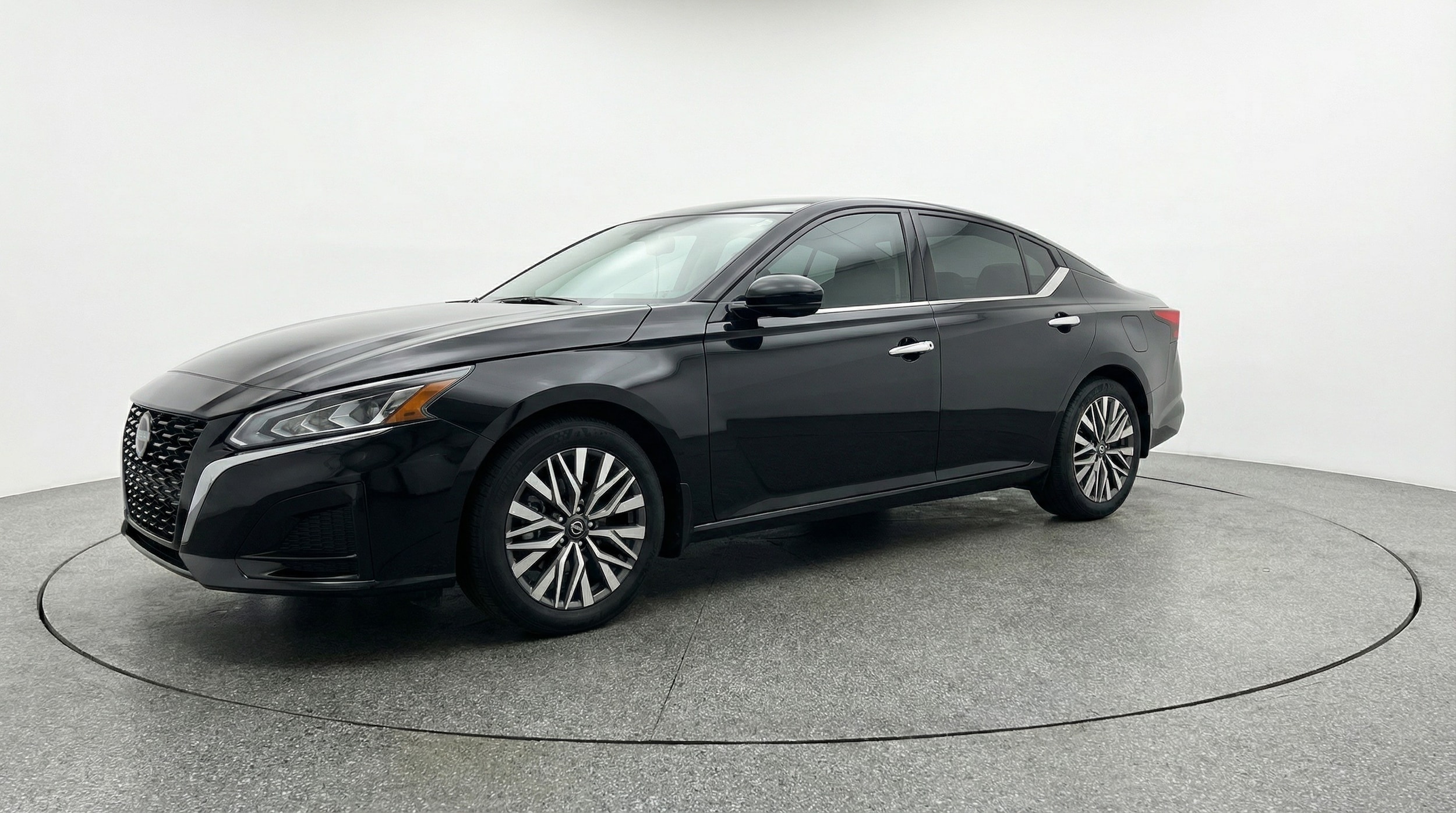 Thumbnail: 2025 Nissan Altima - 3