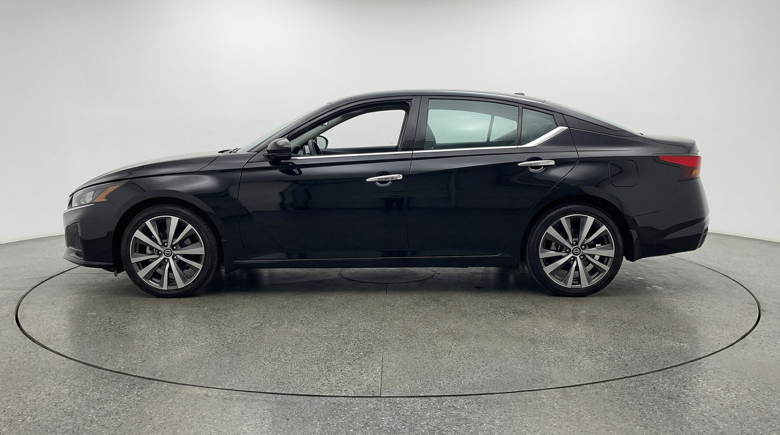 Thumbnail: 2025 Nissan Altima - 4