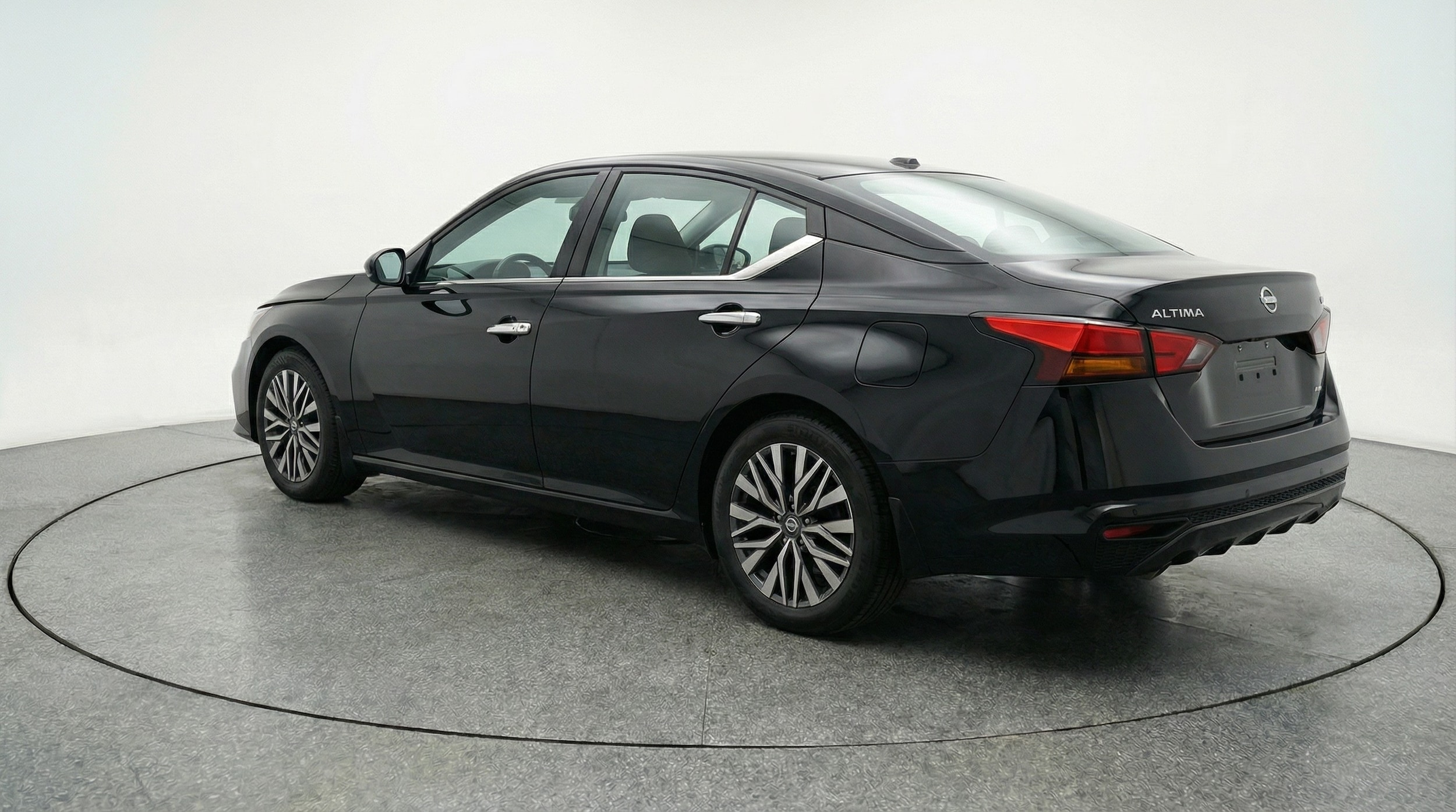 Thumbnail: 2025 Nissan Altima - 5