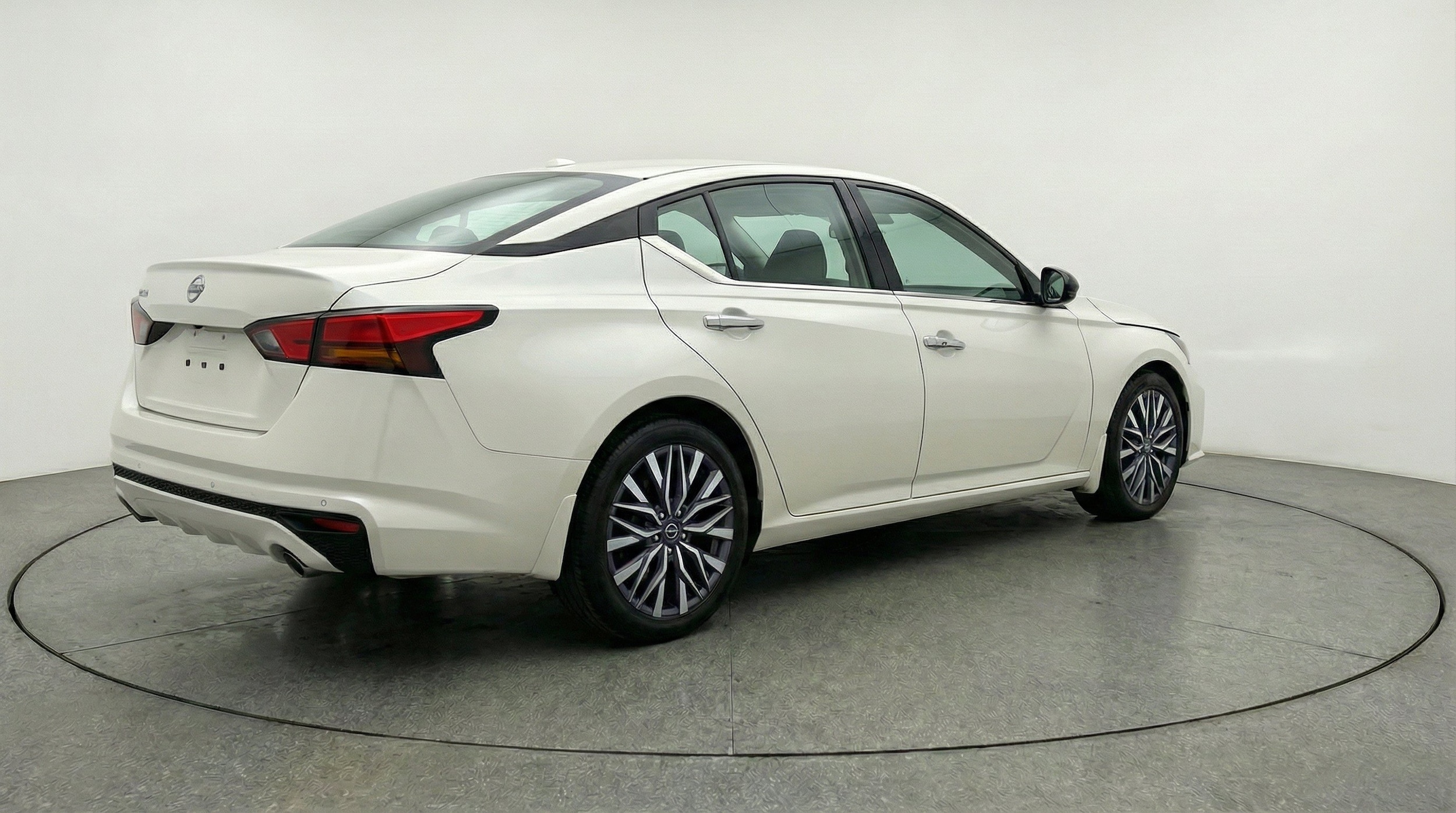 Thumbnail: 2025 Nissan Altima - 9