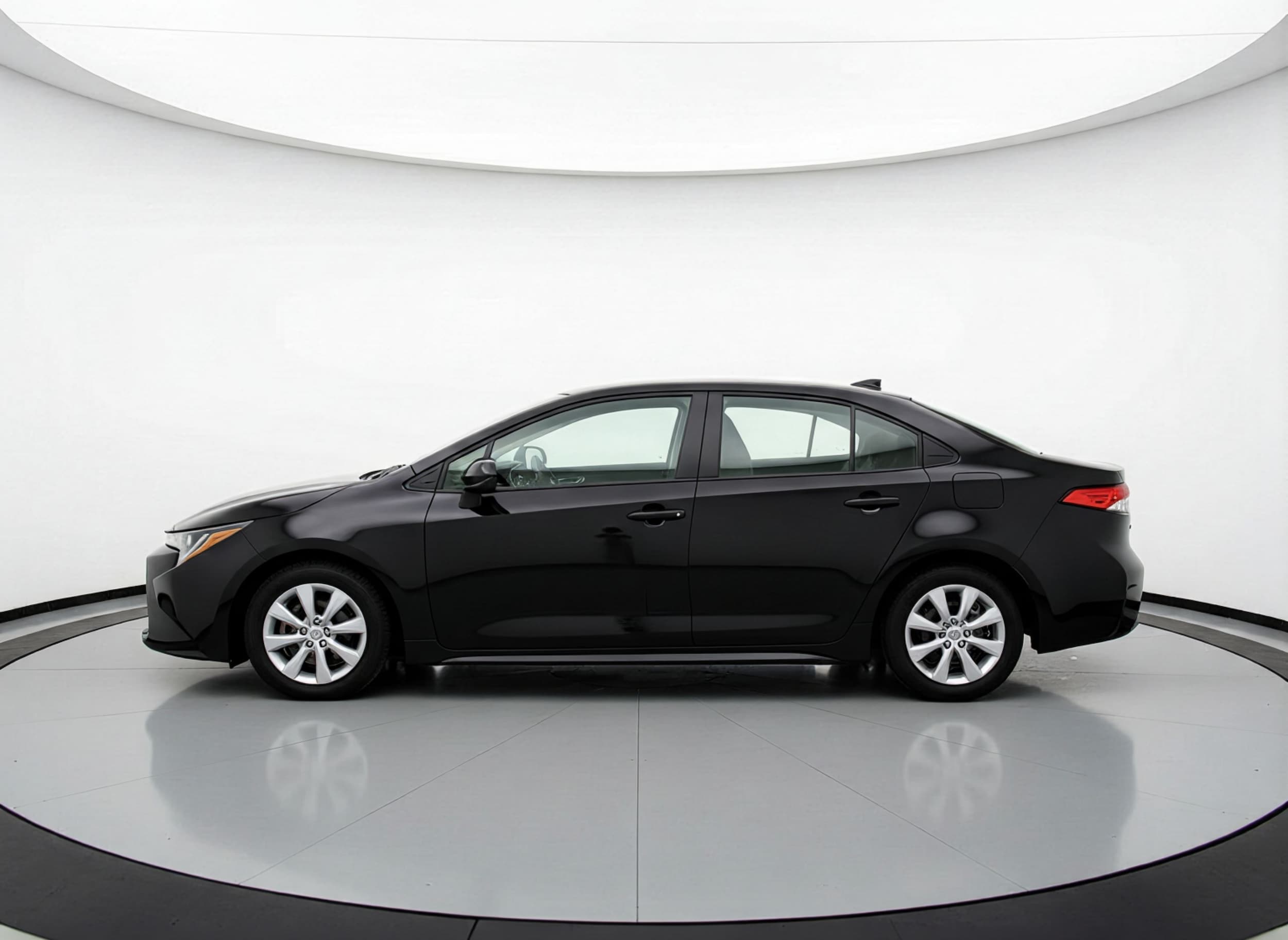 Thumbnail: 2025 Toyota Corolla - 4