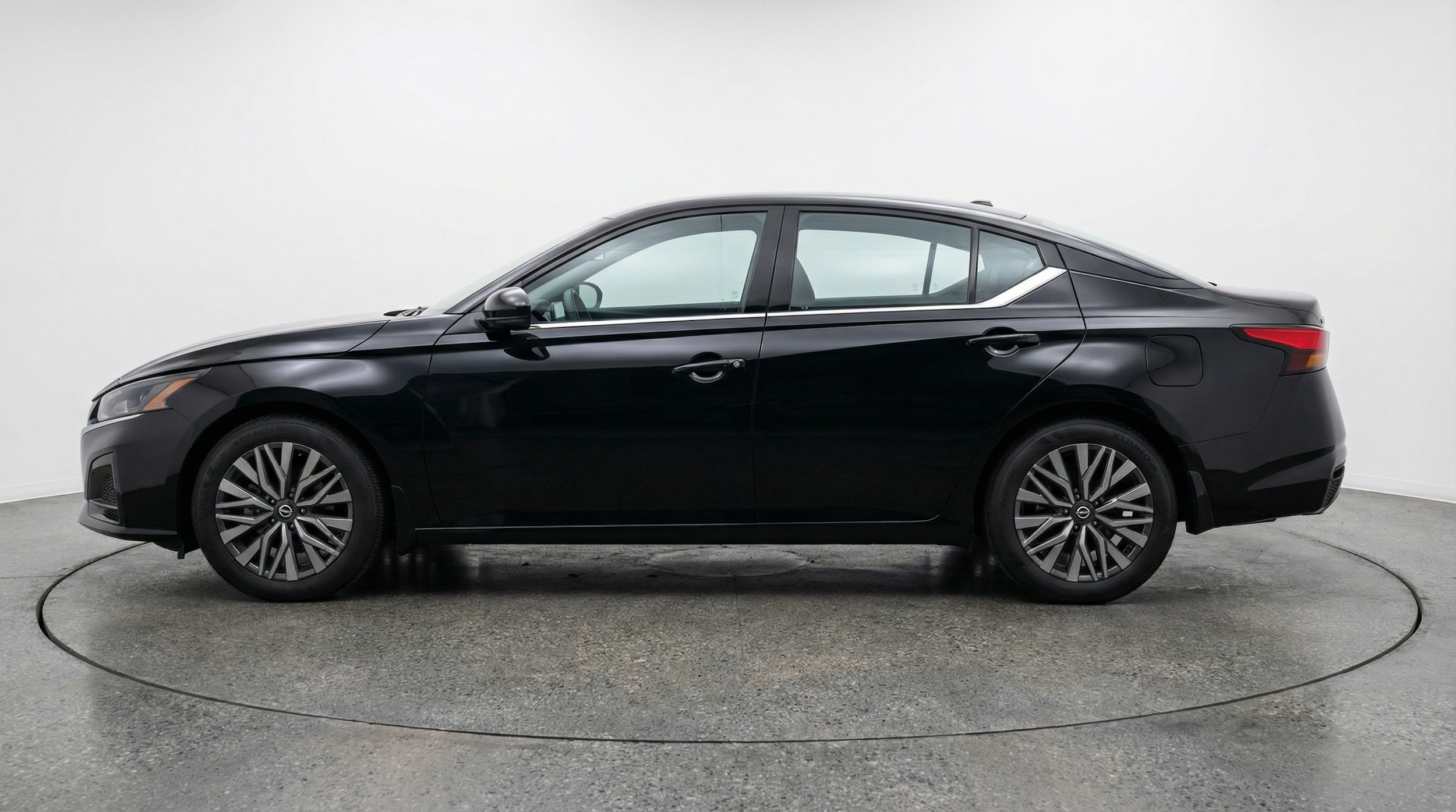 Thumbnail: 2025 Nissan Altima - 4