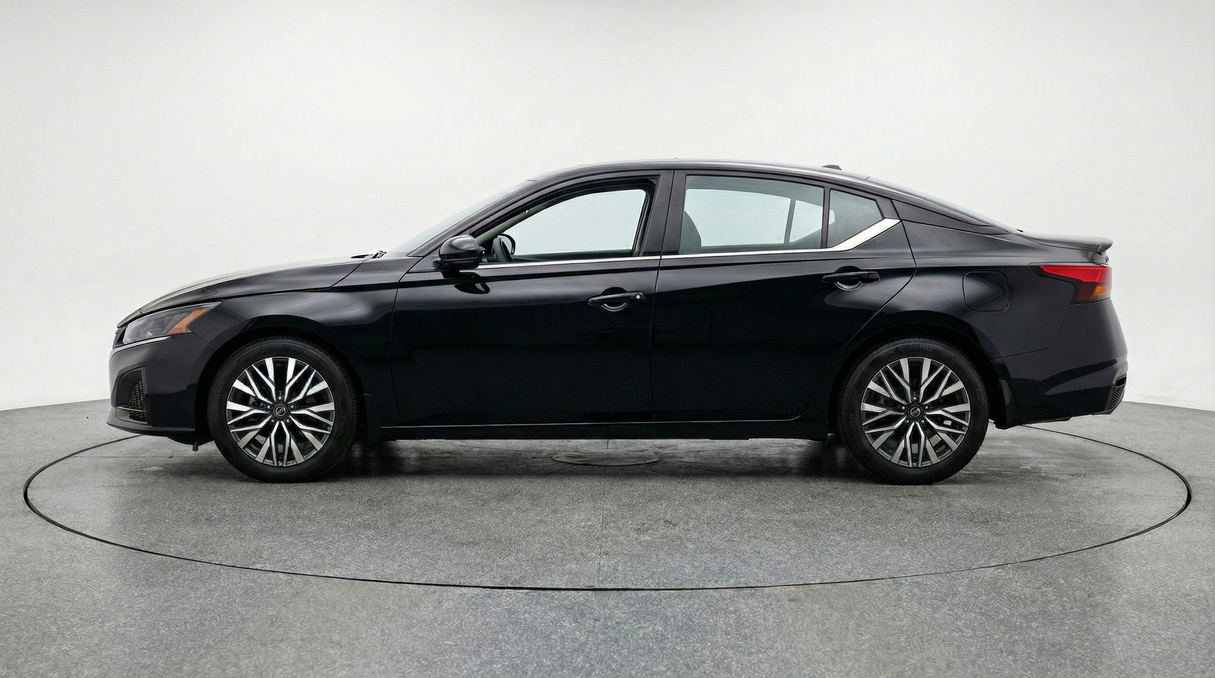 Thumbnail: 2025 Nissan Altima - 4
