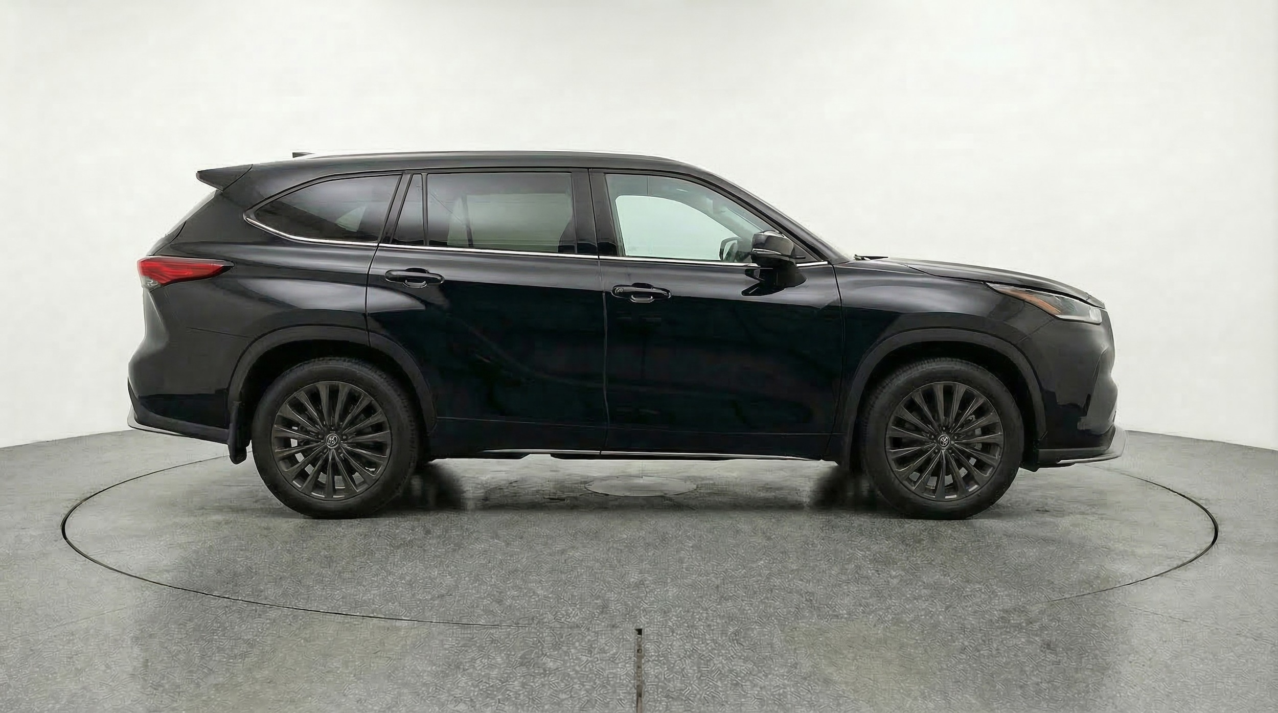 Thumbnail: 2025 Toyota Highlander - 8