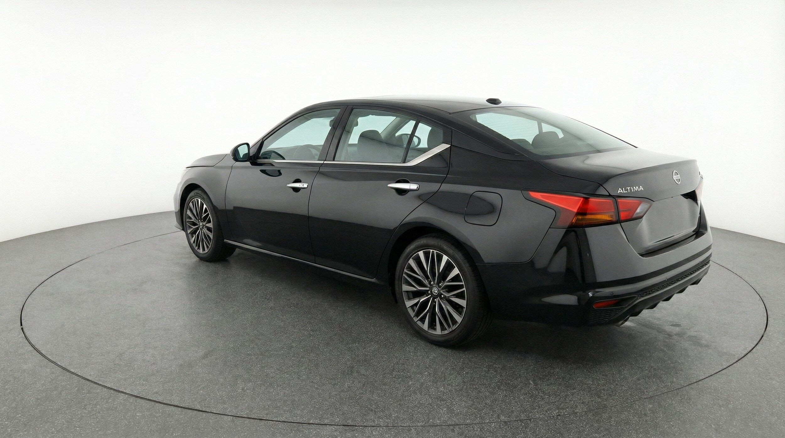 Thumbnail: 2025 Nissan Altima - 5