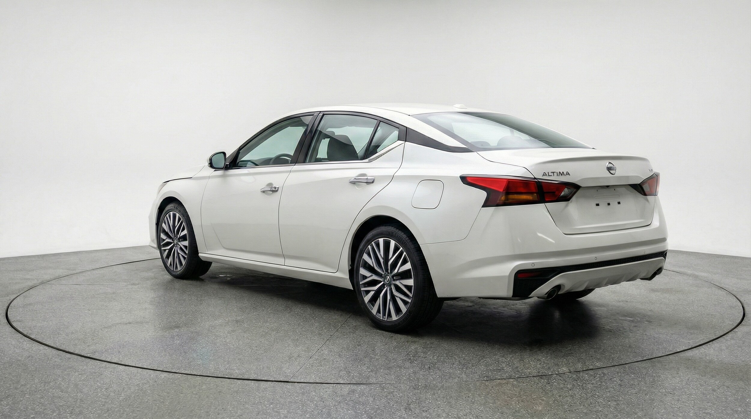 Thumbnail: 2025 Nissan Altima - 5