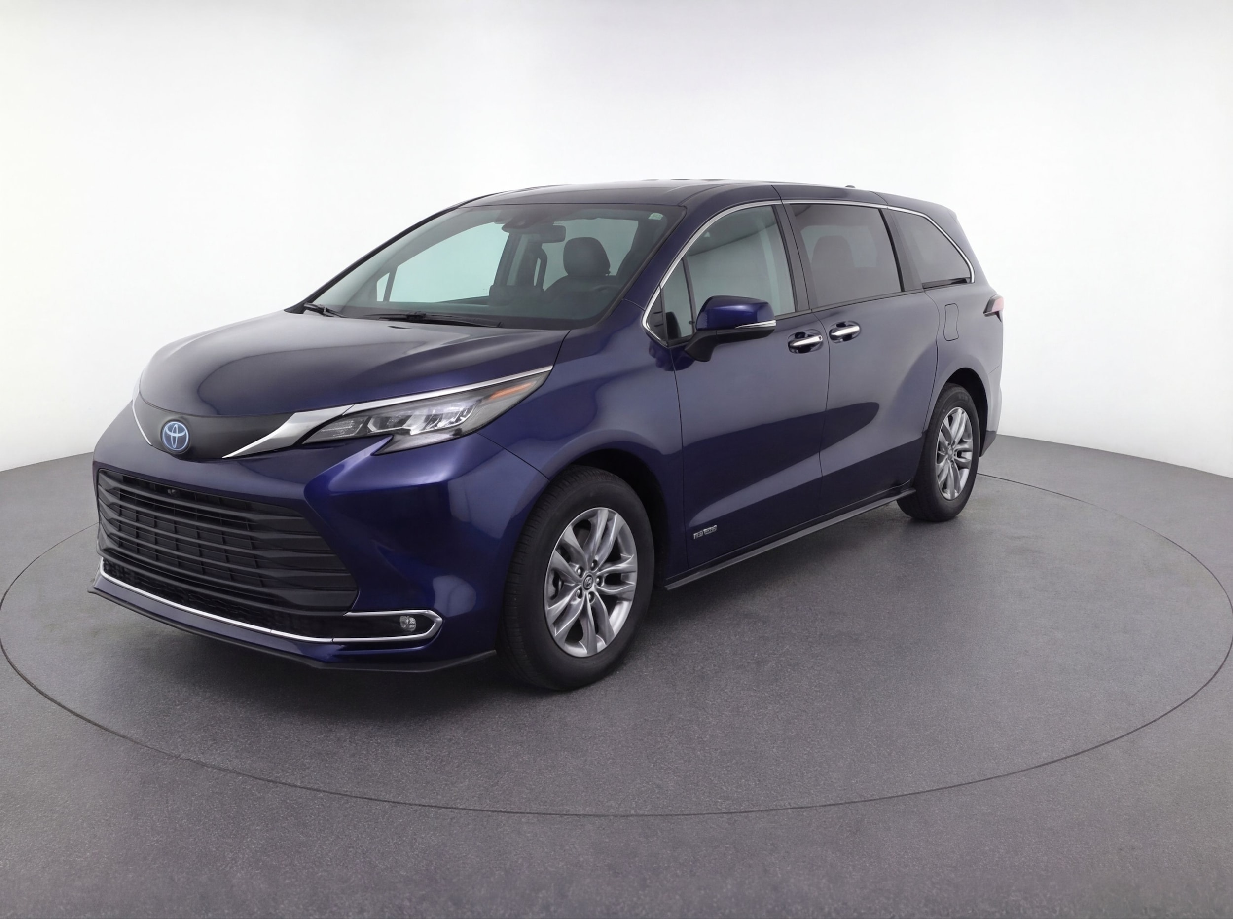 Thumbnail: 2024 Toyota Sienna - 3