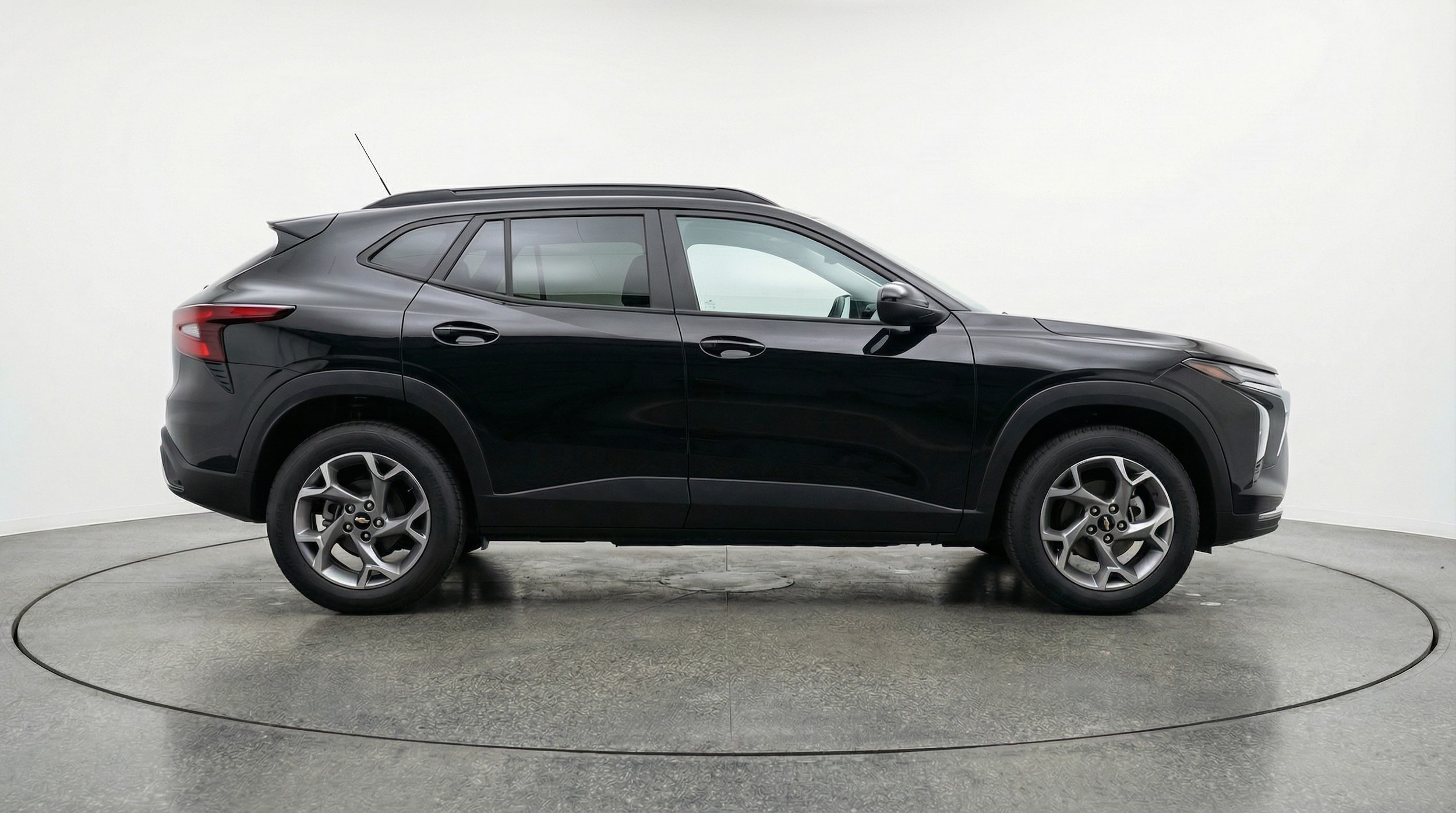 Thumbnail: 2025 Chevrolet Trax - 8