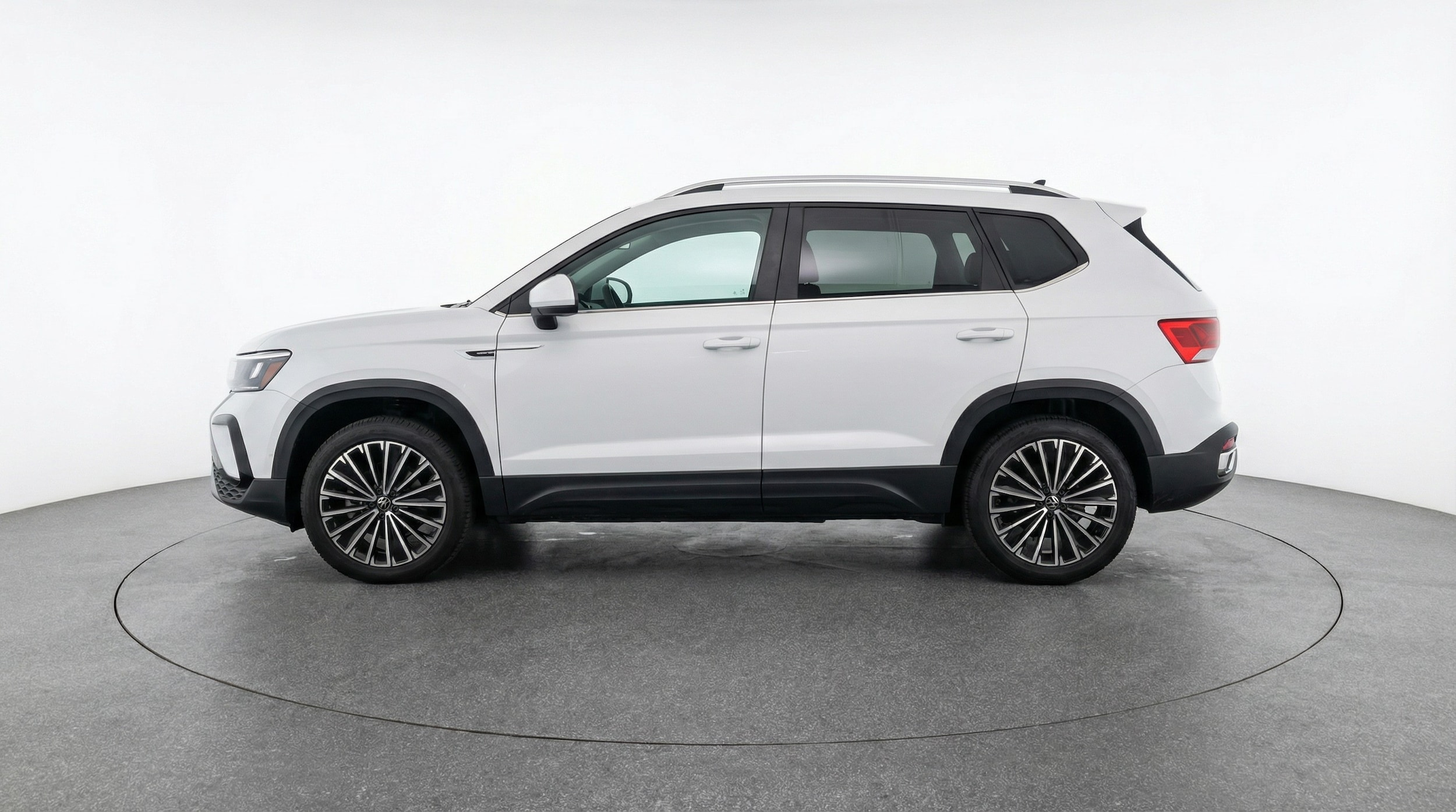 Thumbnail: 2025 Volkswagen Taos - 4