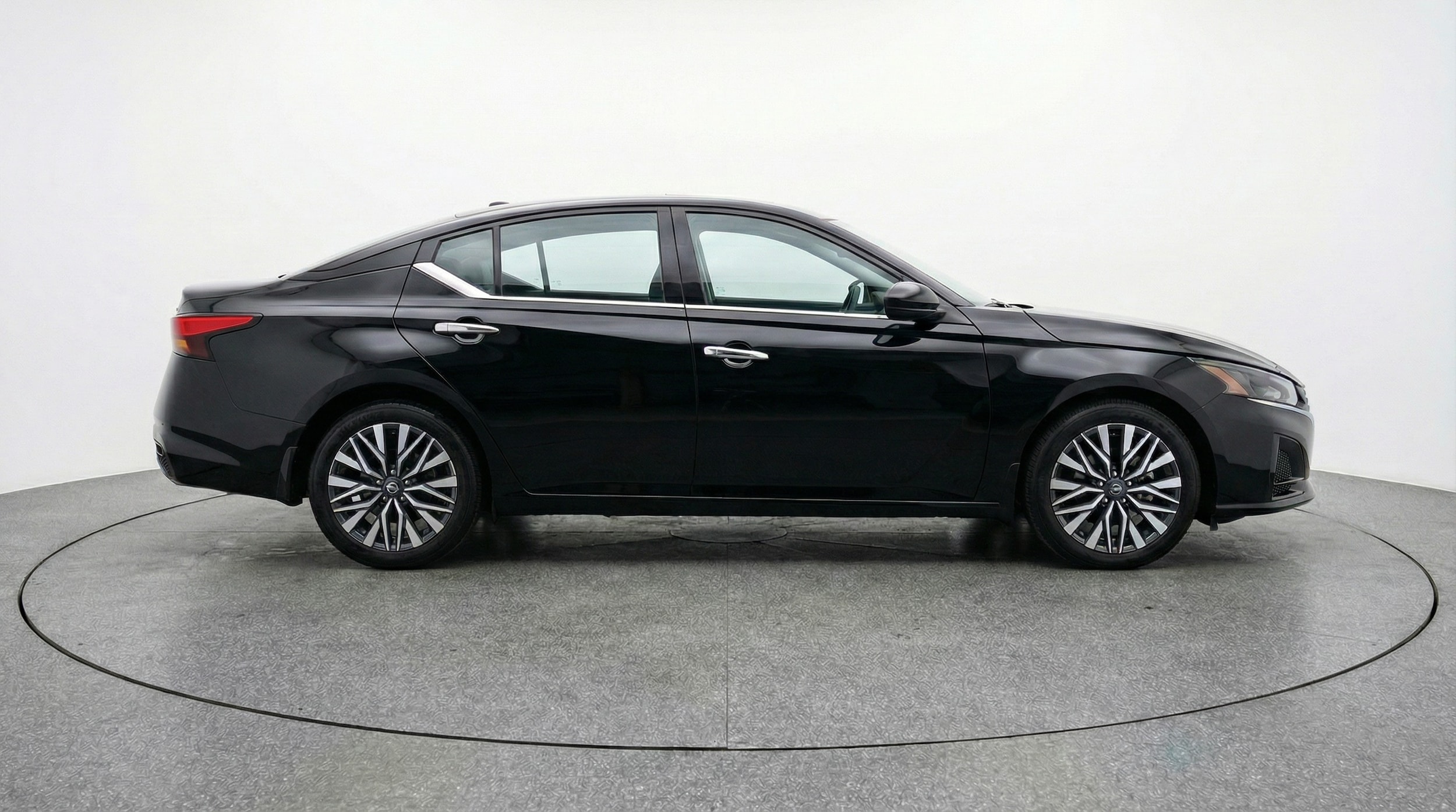 Thumbnail: 2025 Nissan Altima - 8