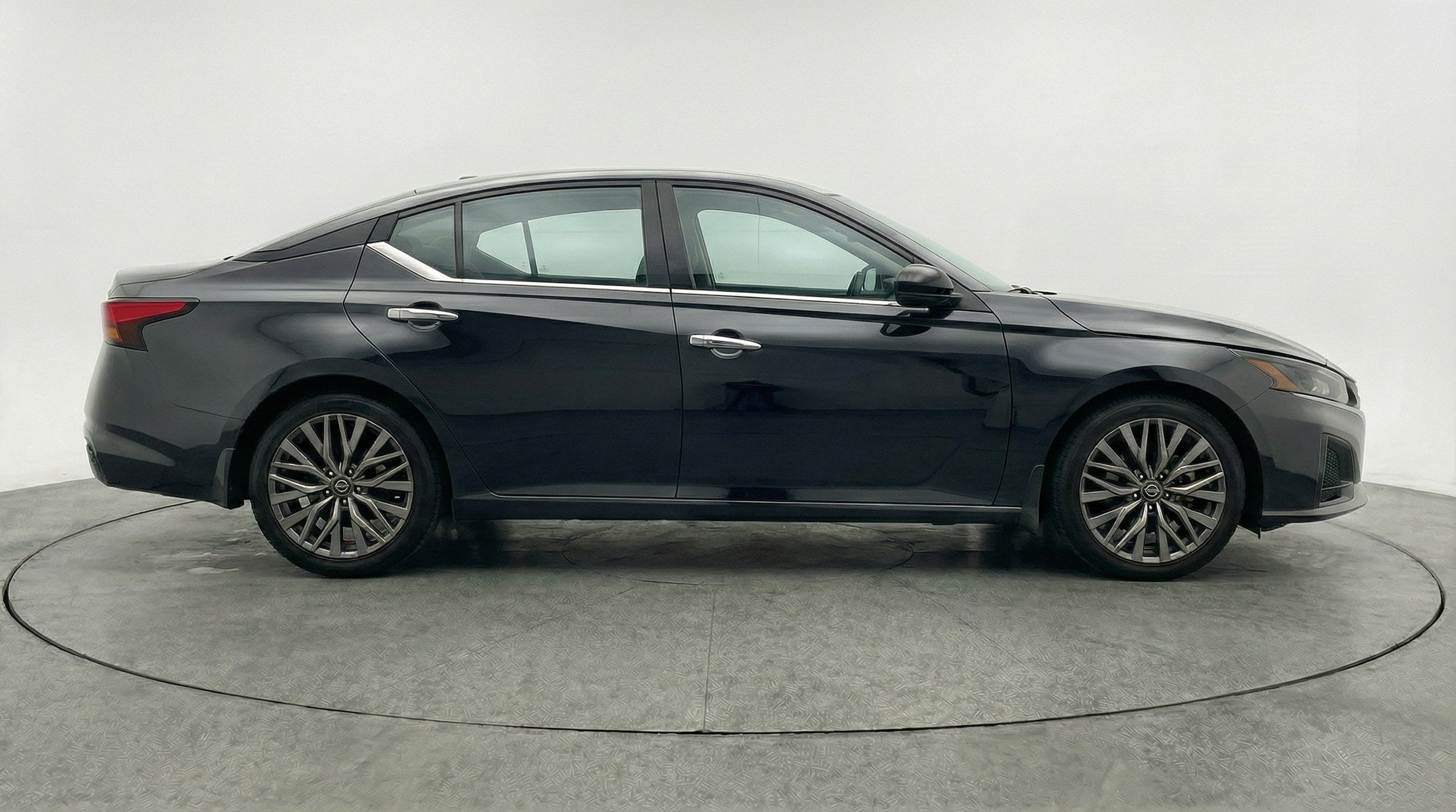 Thumbnail: 2025 Nissan Altima - 8