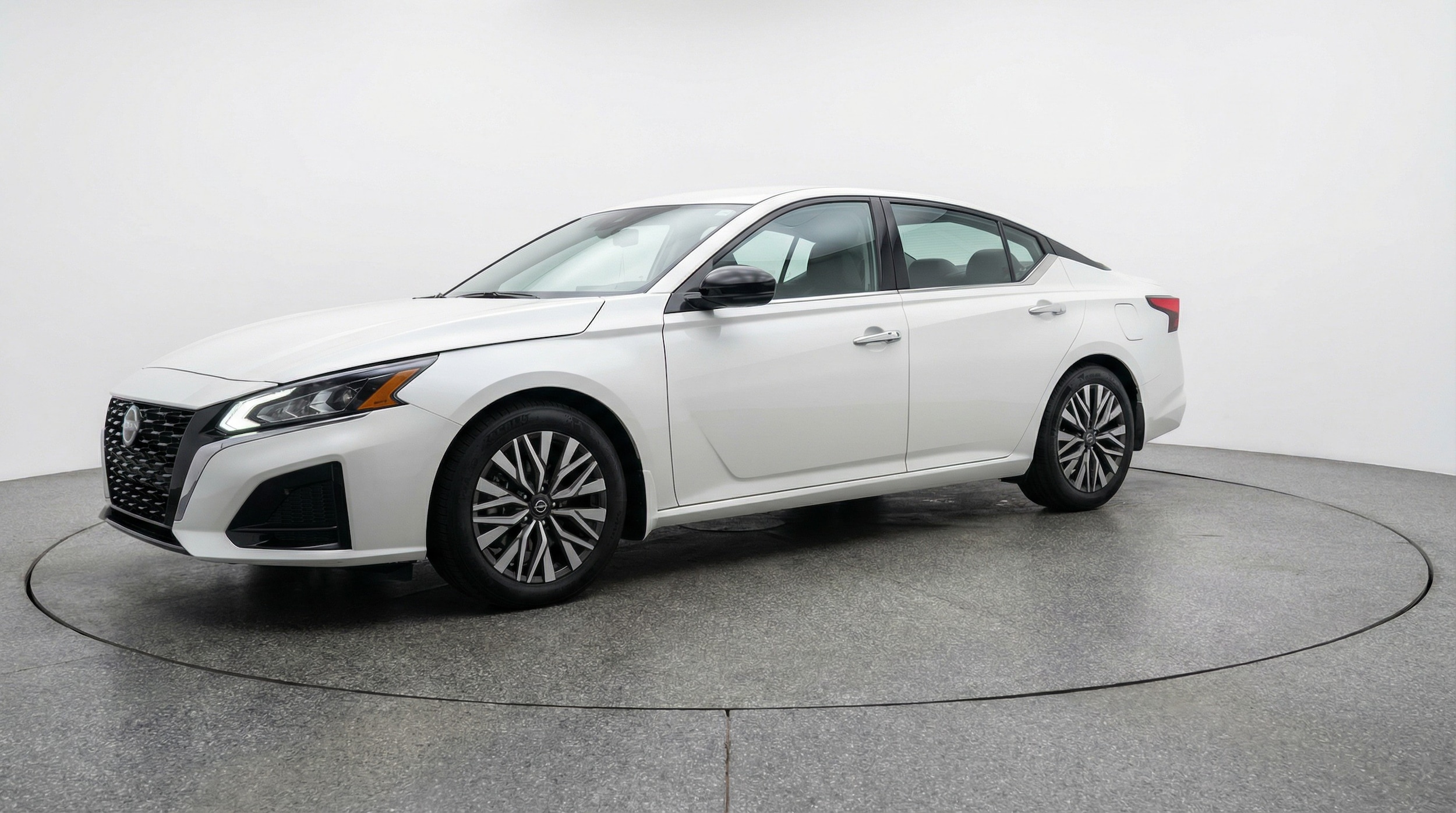 Thumbnail: 2025 Nissan Altima - 3