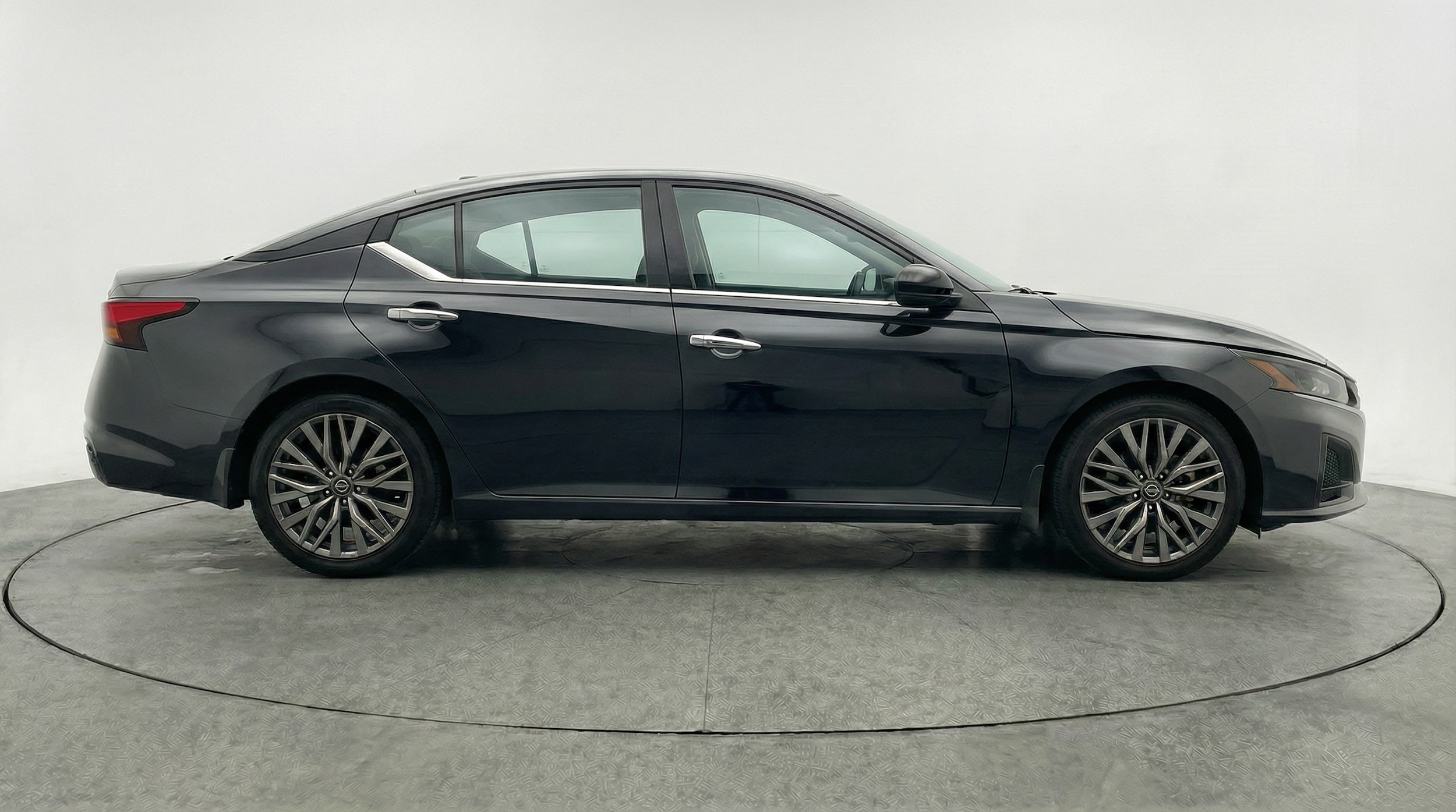 Thumbnail: 2025 Nissan Altima - 8