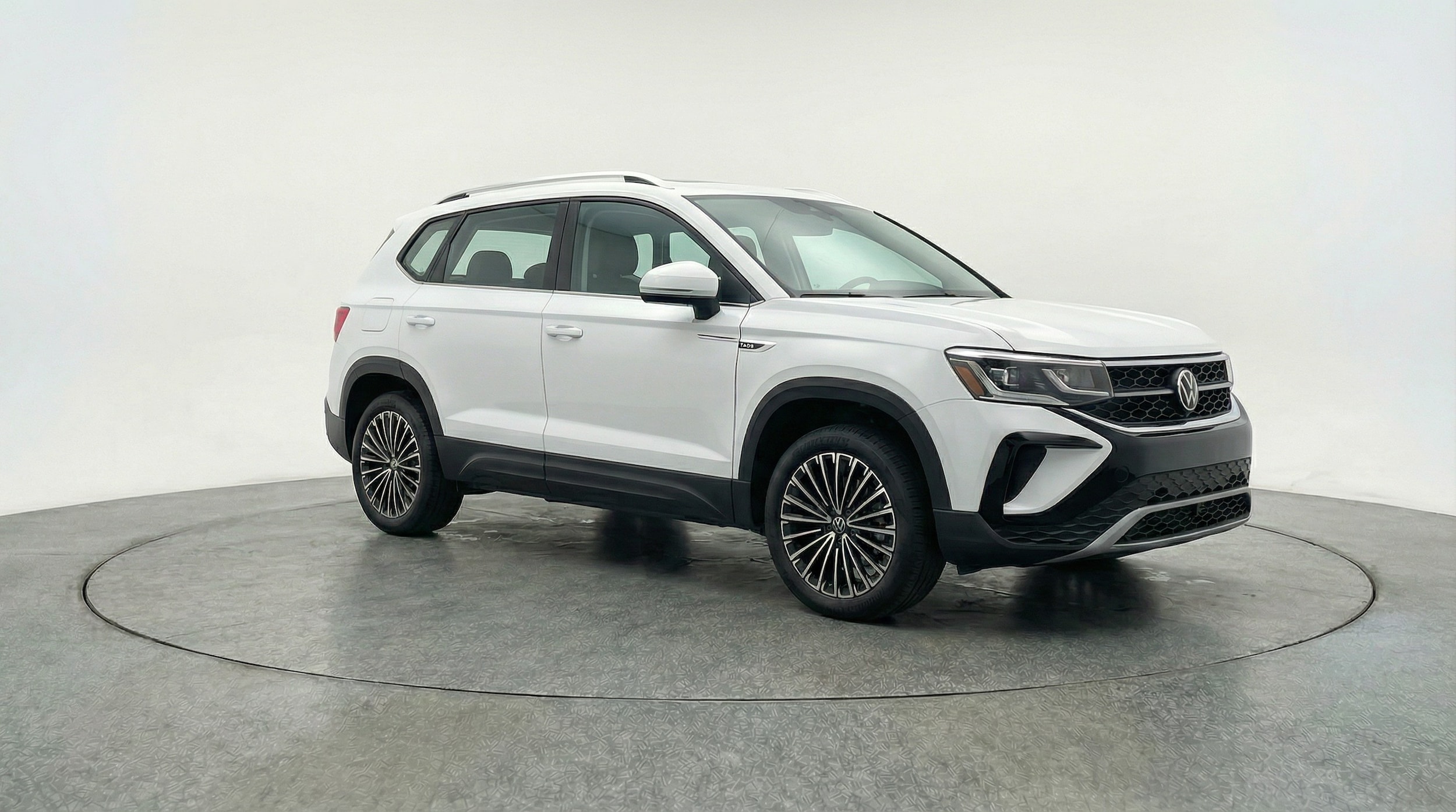 Thumbnail: 2025 Volkswagen Taos - 1