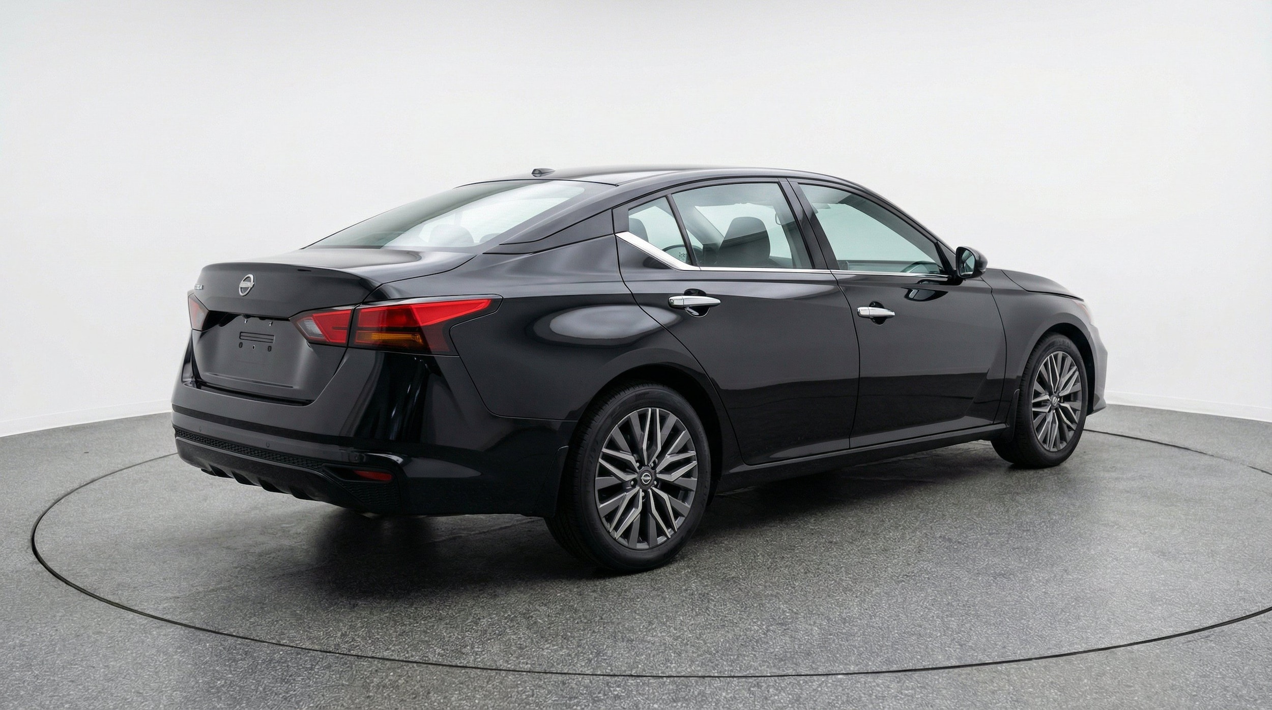 Thumbnail: 2025 Nissan Altima - 9