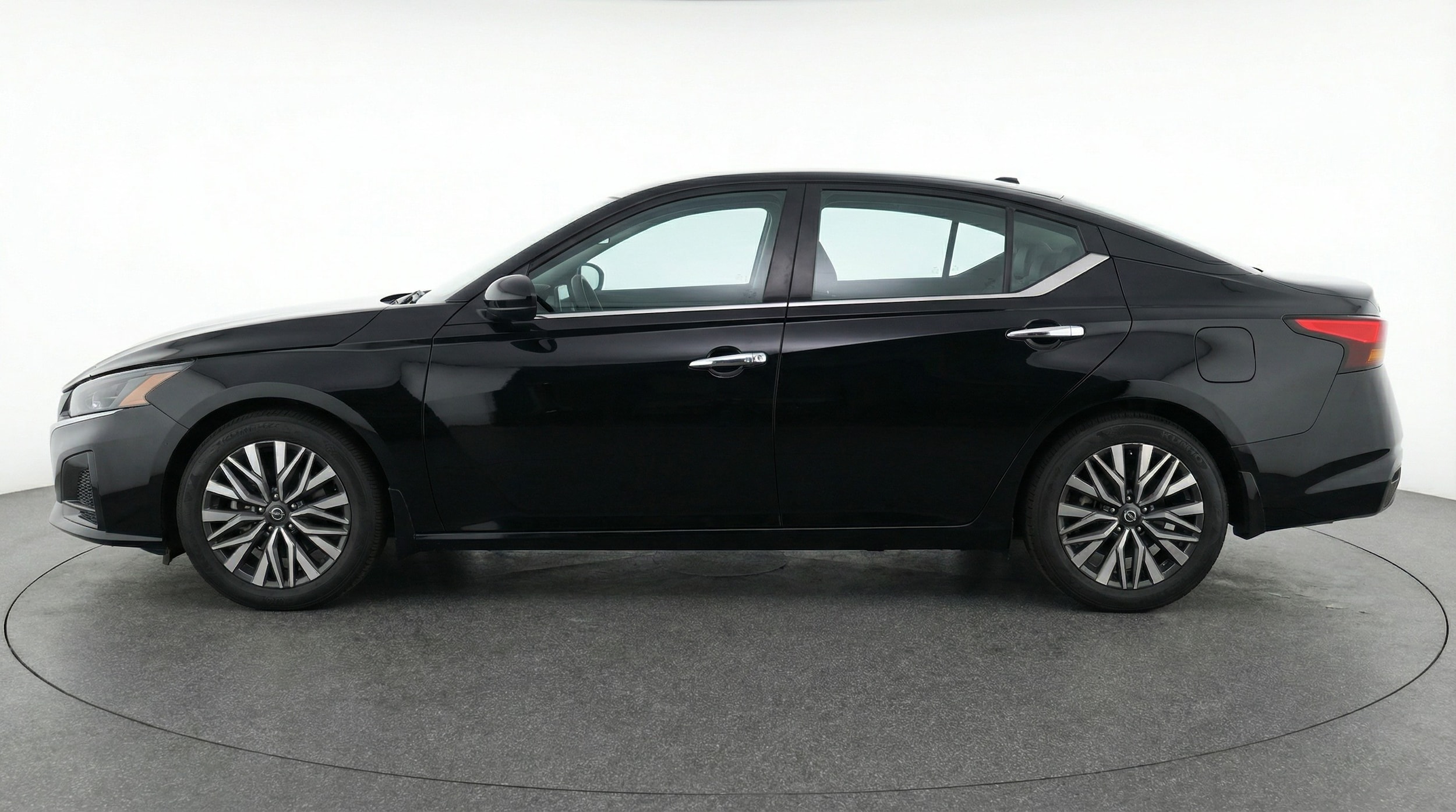 Thumbnail: 2025 Nissan Altima - 4