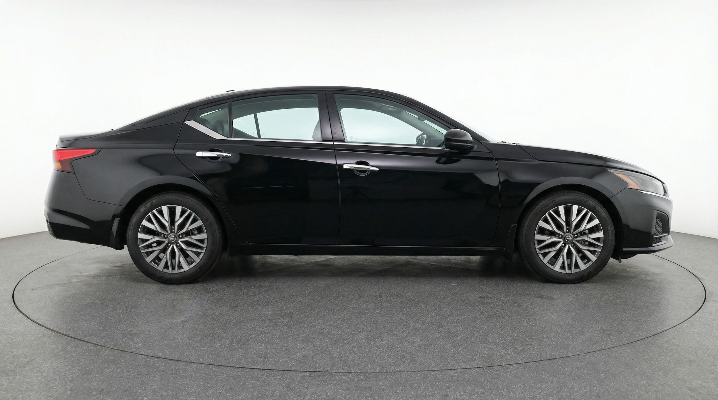 Thumbnail: 2025 Nissan Altima - 8