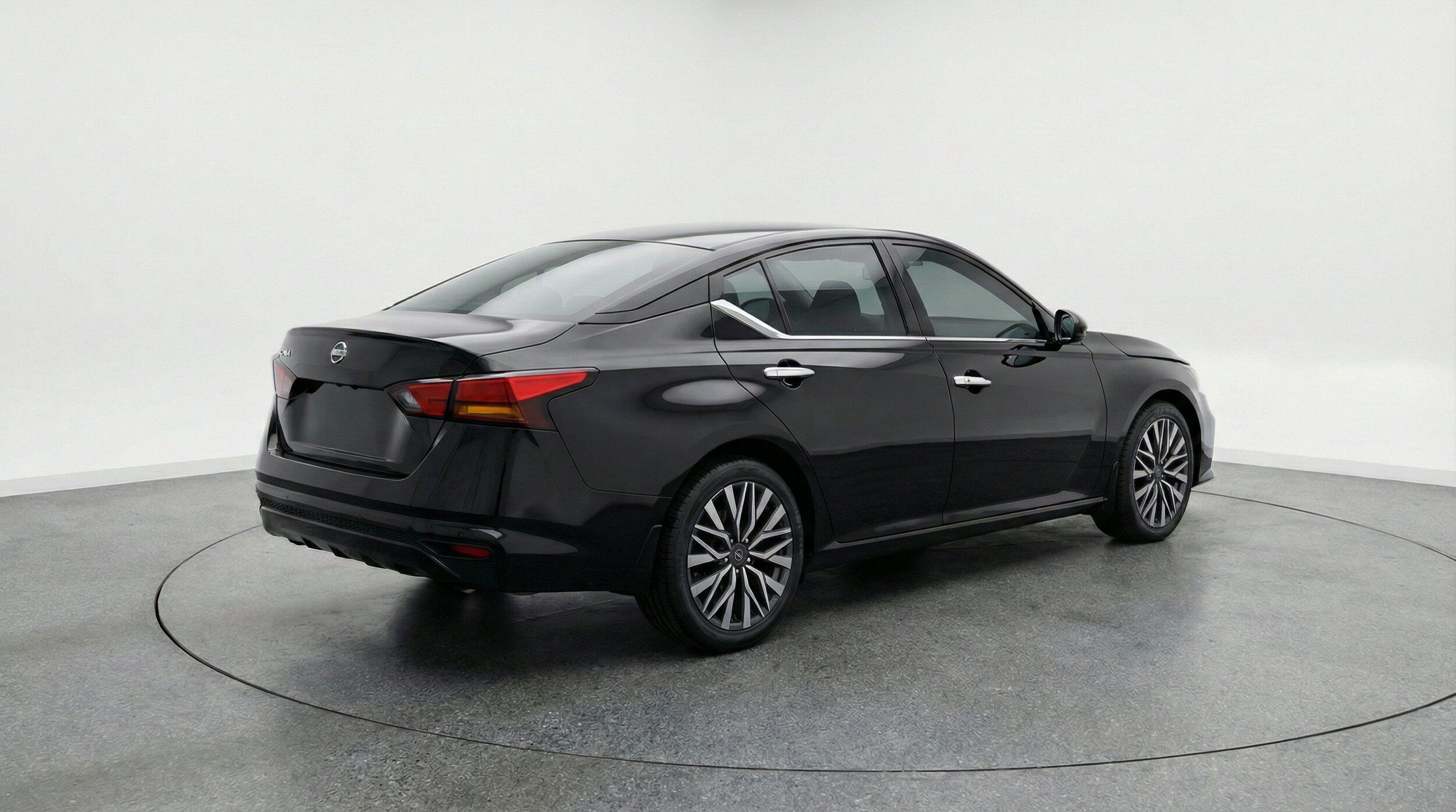 Thumbnail: 2025 Nissan Altima - 9