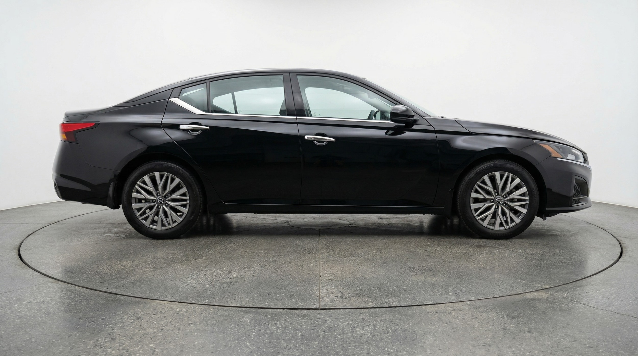 Thumbnail: 2025 Nissan Altima - 8