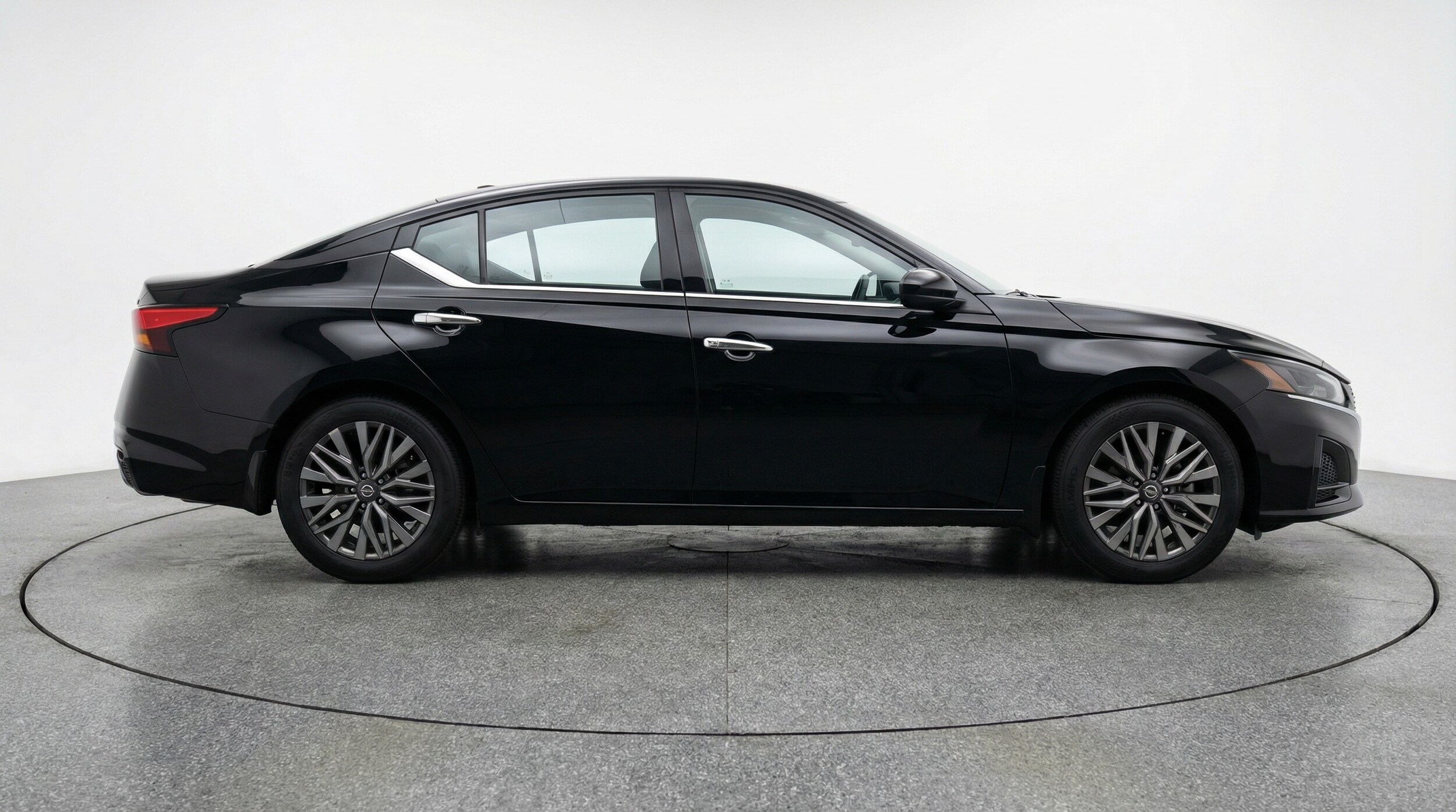 Thumbnail: 2025 Nissan Altima - 8