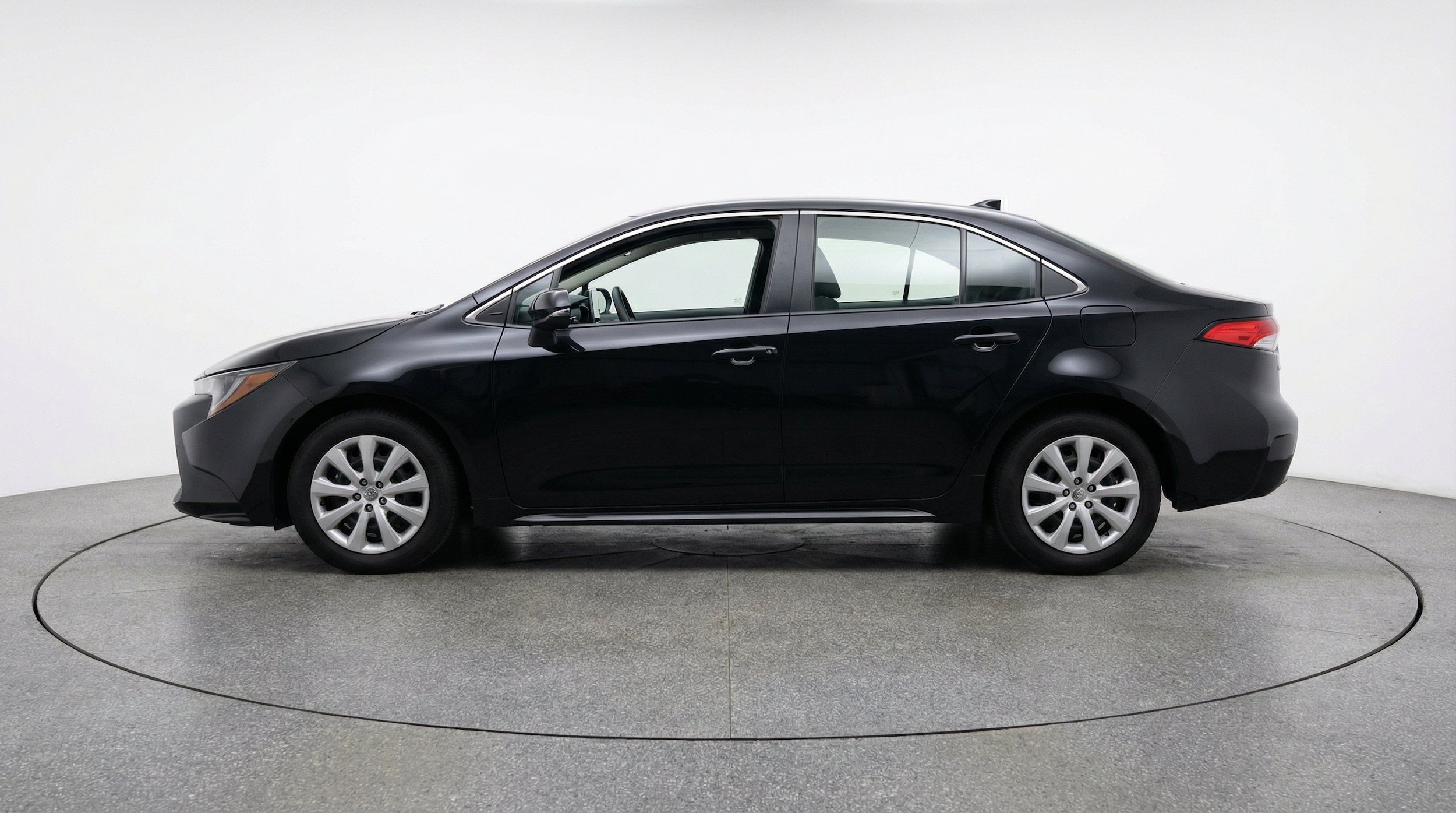 Thumbnail: 2025 Toyota Corolla - 5