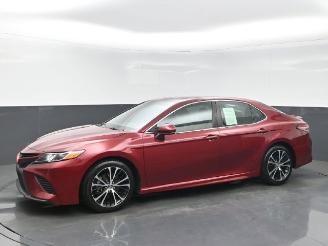 Used 2018 Toyota Camry SE with VIN 4T1B11HK4JU620695 for sale in Bartlett, TN