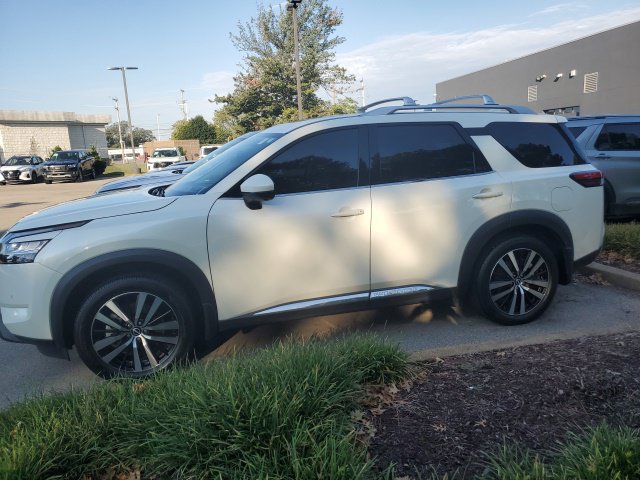 Certified 2025 Nissan Pathfinder SL SUV