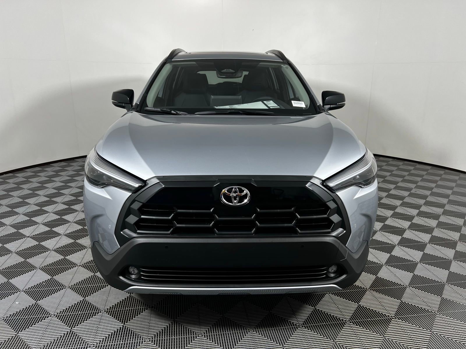 2026 Toyota Corolla Cross XLE photo 2