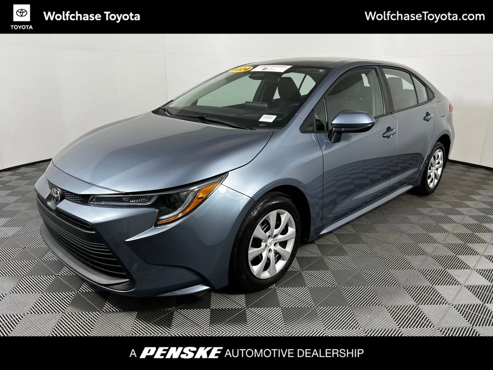 2024 Toyota Corolla LE's photo