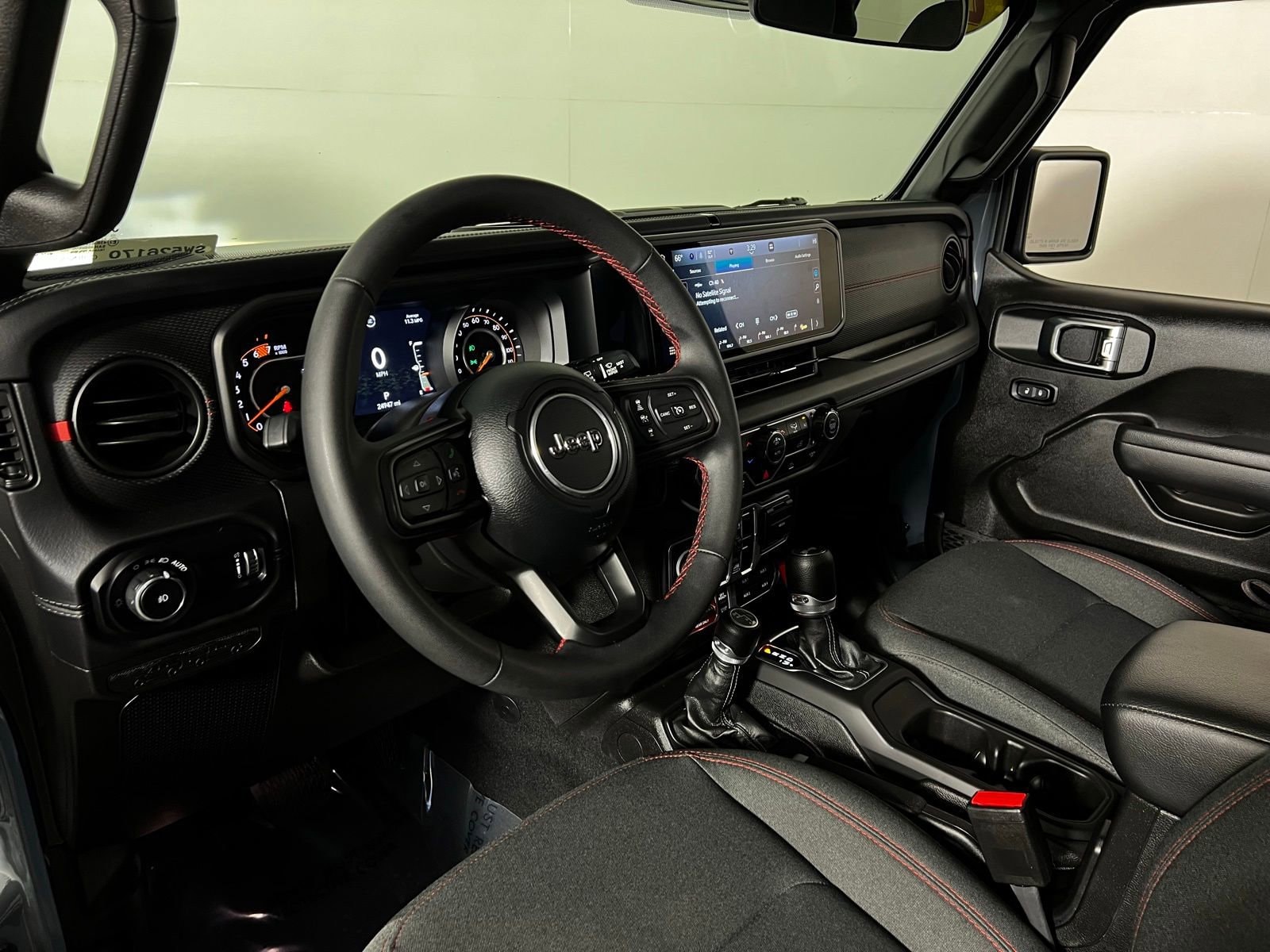 2025 Jeep Wrangler 4-Door Rubicon - Photo 12