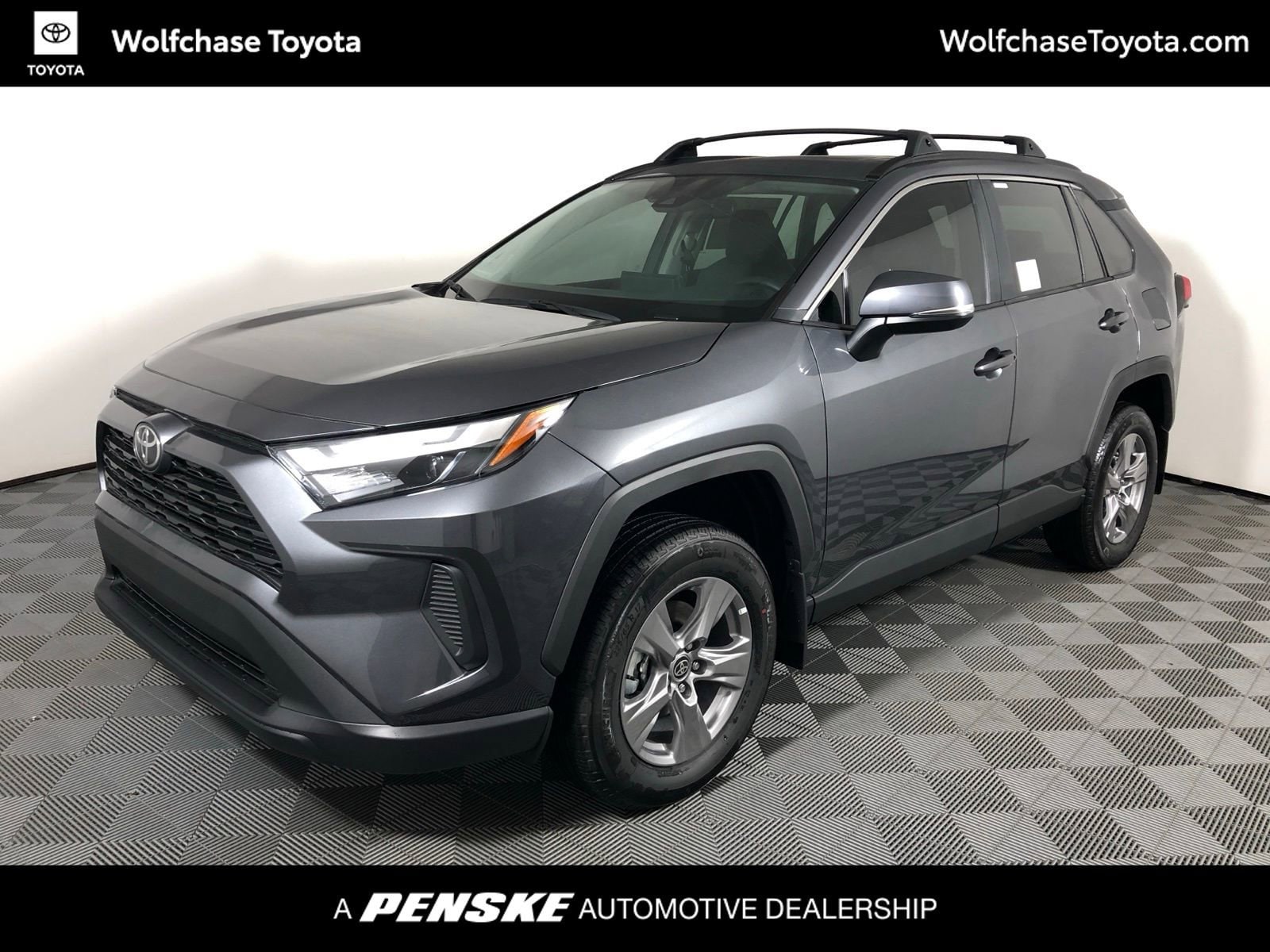 2025 Toyota RAV4 XLE's photo