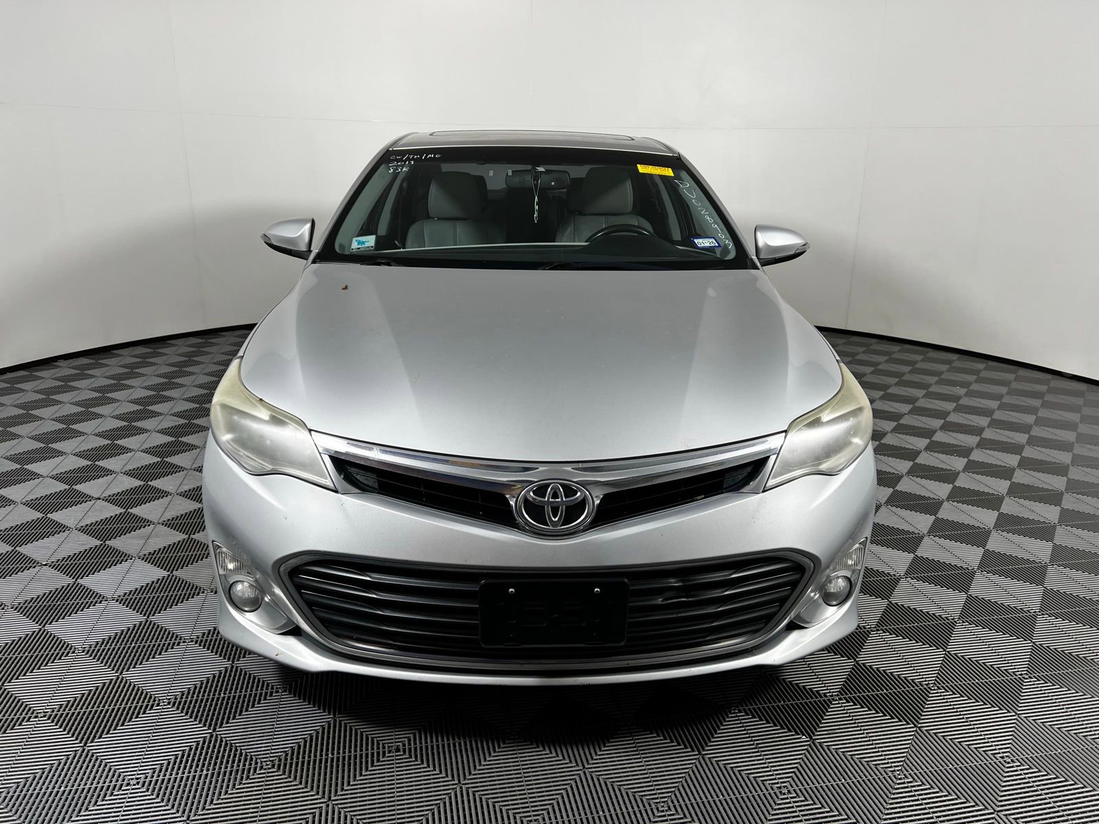 2013 Toyota Avalon XLE Touring photo 2