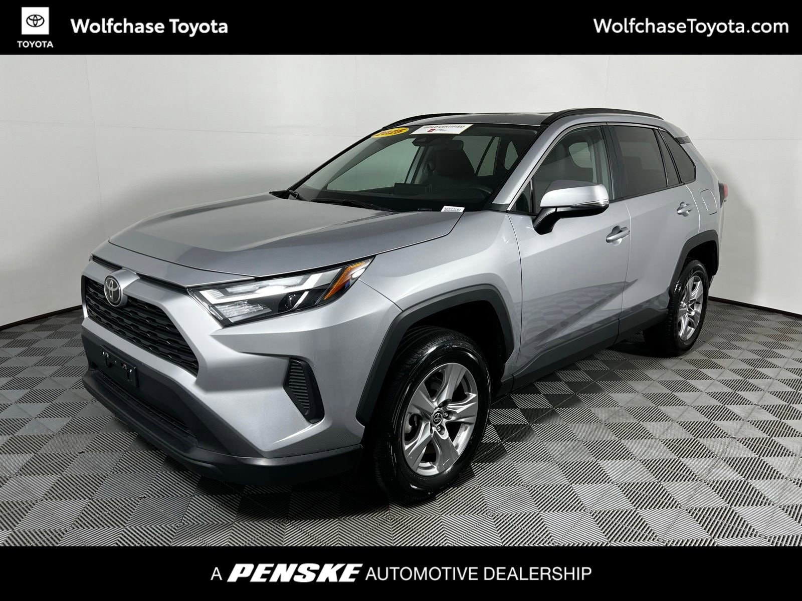 2025 Toyota RAV4 XLE AWD's photo