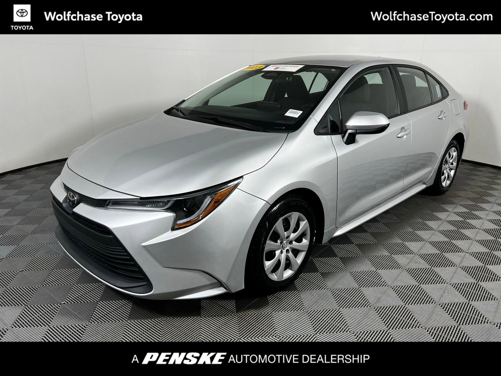 2023 Toyota Corolla LE's photo