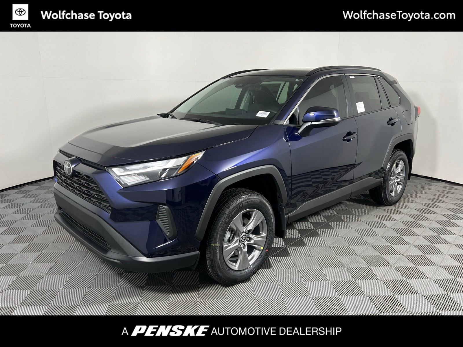 2025 Toyota RAV4 XLE's photo